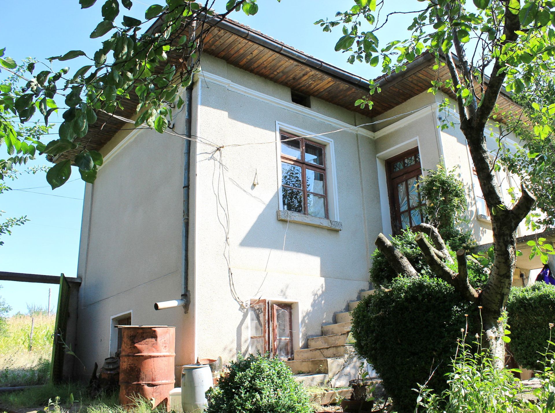 KOZLOVETS,VT, BULGARIA  HOUSE WITH 1/2 ACRE - Image 2 of 17