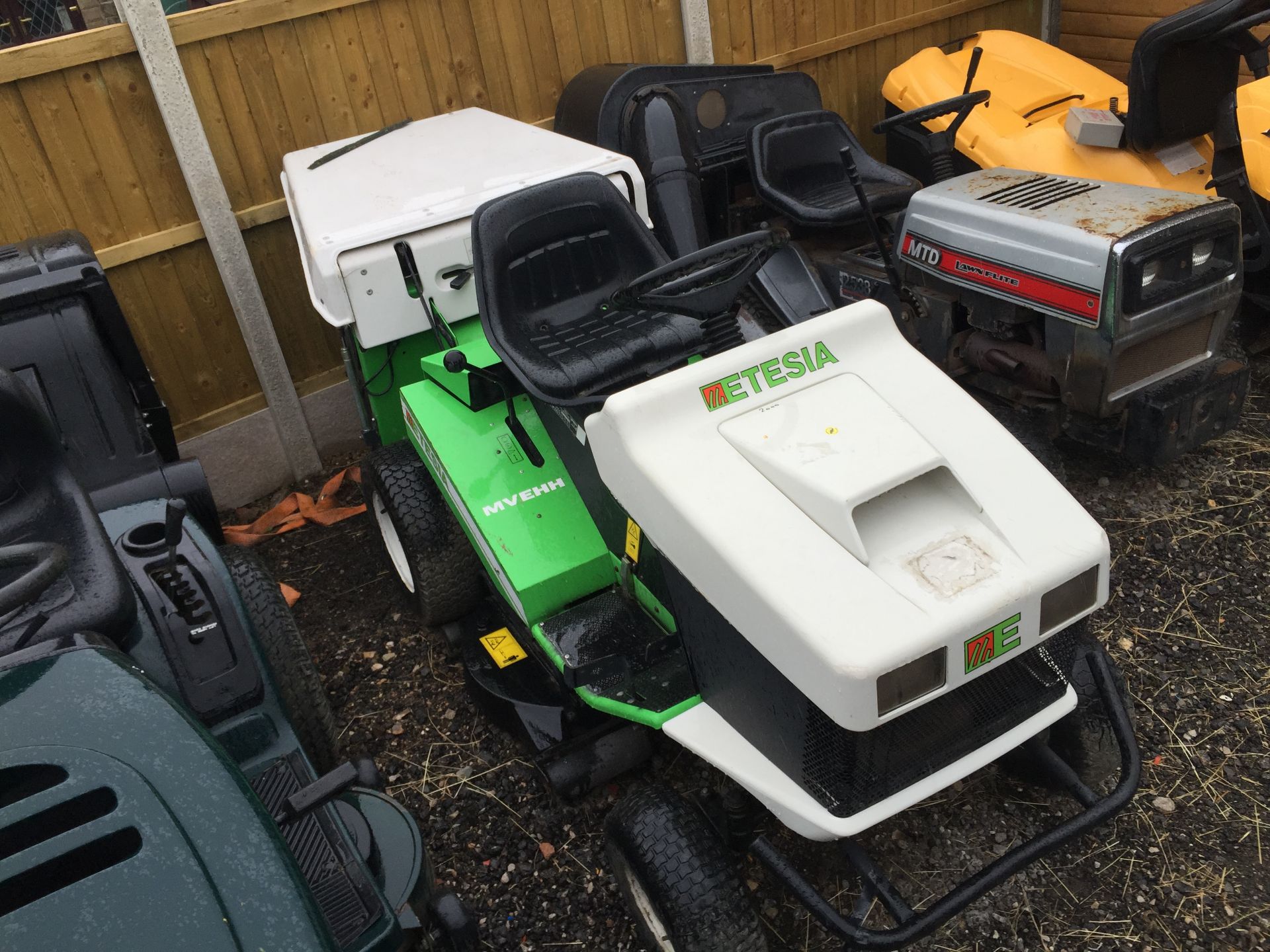ETESIA COMMERCIAL RIDE ON MOWER - Image 2 of 6