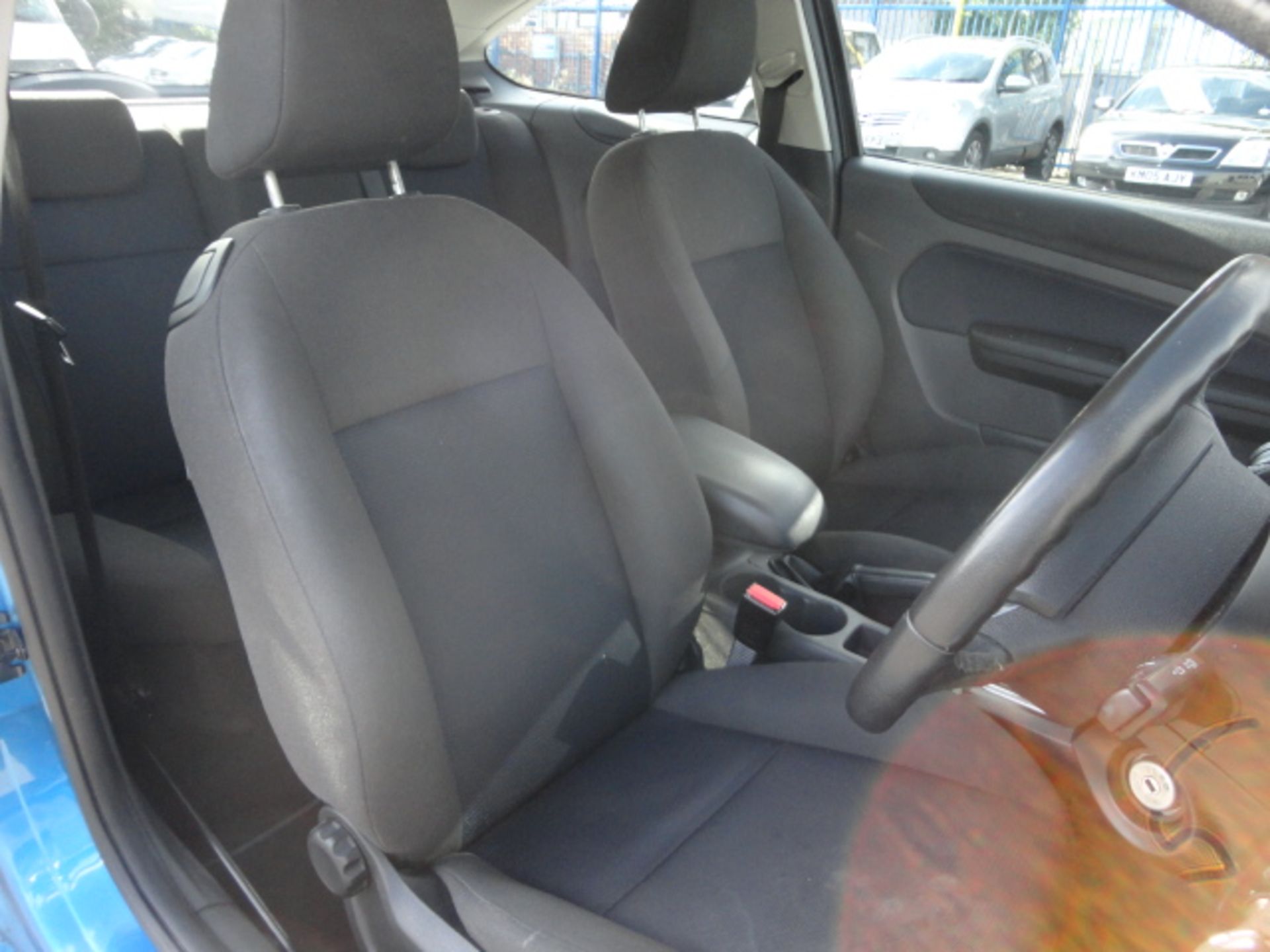 2006 FORD FOCUS ZETEC CLIMATE 3 DOOR HATCHBACK 3 DOOR PETROL *NO VAT* - Image 5 of 6