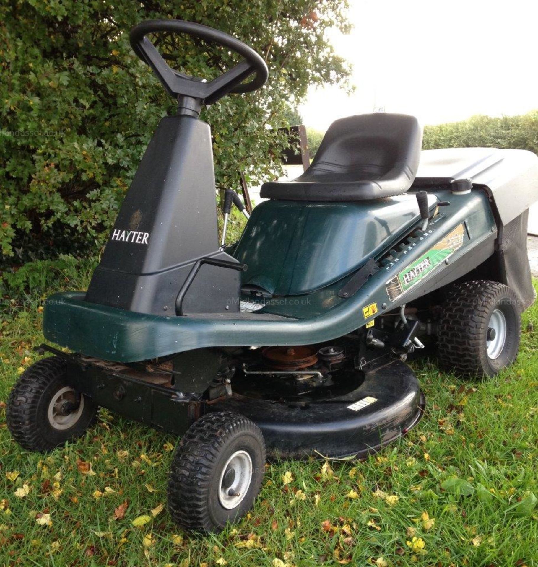 2003 HAYTER HERITAGE M 10/30 RIDE ON LAWN MOWER - Image 2 of 5