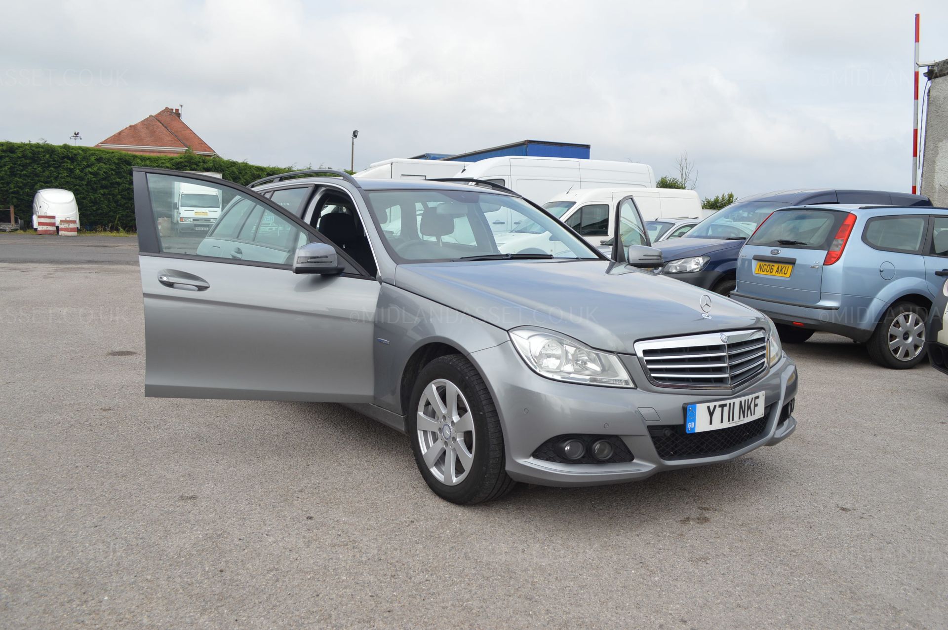 2011/11 REG MERCEDES-BENZ C220 SE CDI BLUE EFFICIENCY 5 DOOR ESTATE *NO VAT*