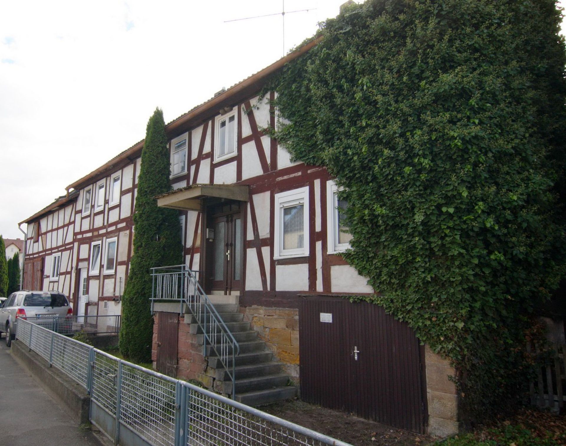 LOVELY LARGE HOUSE IN A VILLAGE CALLED MOMBERG, GERMANY - READY TO MOVE IN TO! - Image 4 of 66