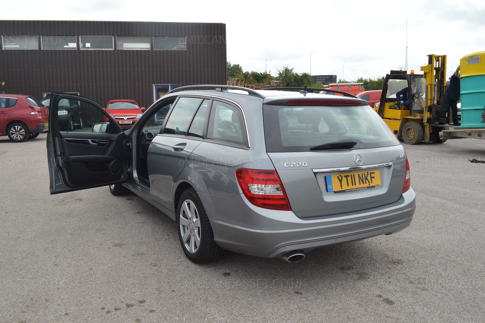 2011/11 REG MERCEDES-BENZ C220 SE CDI BLUE EFFICIENCY 5 DOOR ESTATE *NO VAT* - Image 4 of 36