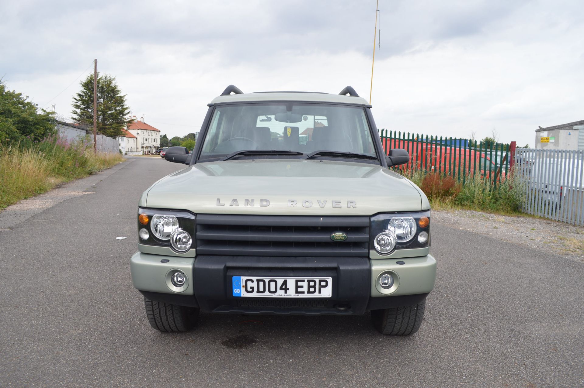 2004/04 REG LAND ROVER DISCOVERY ES PREMIUM TD5 7 SEATER AUTOMATIC *NO VAT* - Image 2 of 43