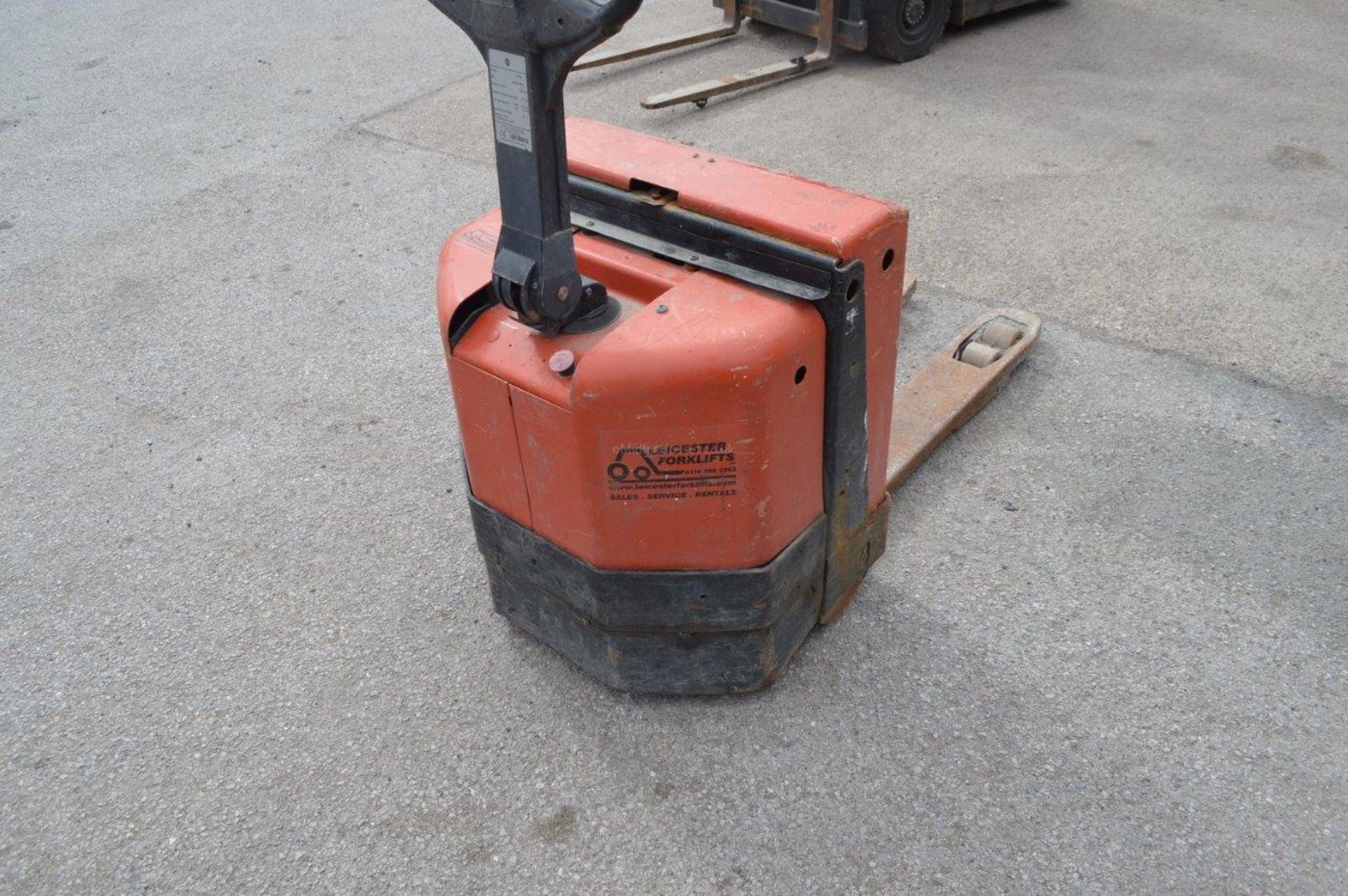 2007 BT LWE 180 PEDESTRIAN PALLET TRUCK *NO VAT* - Image 4 of 6