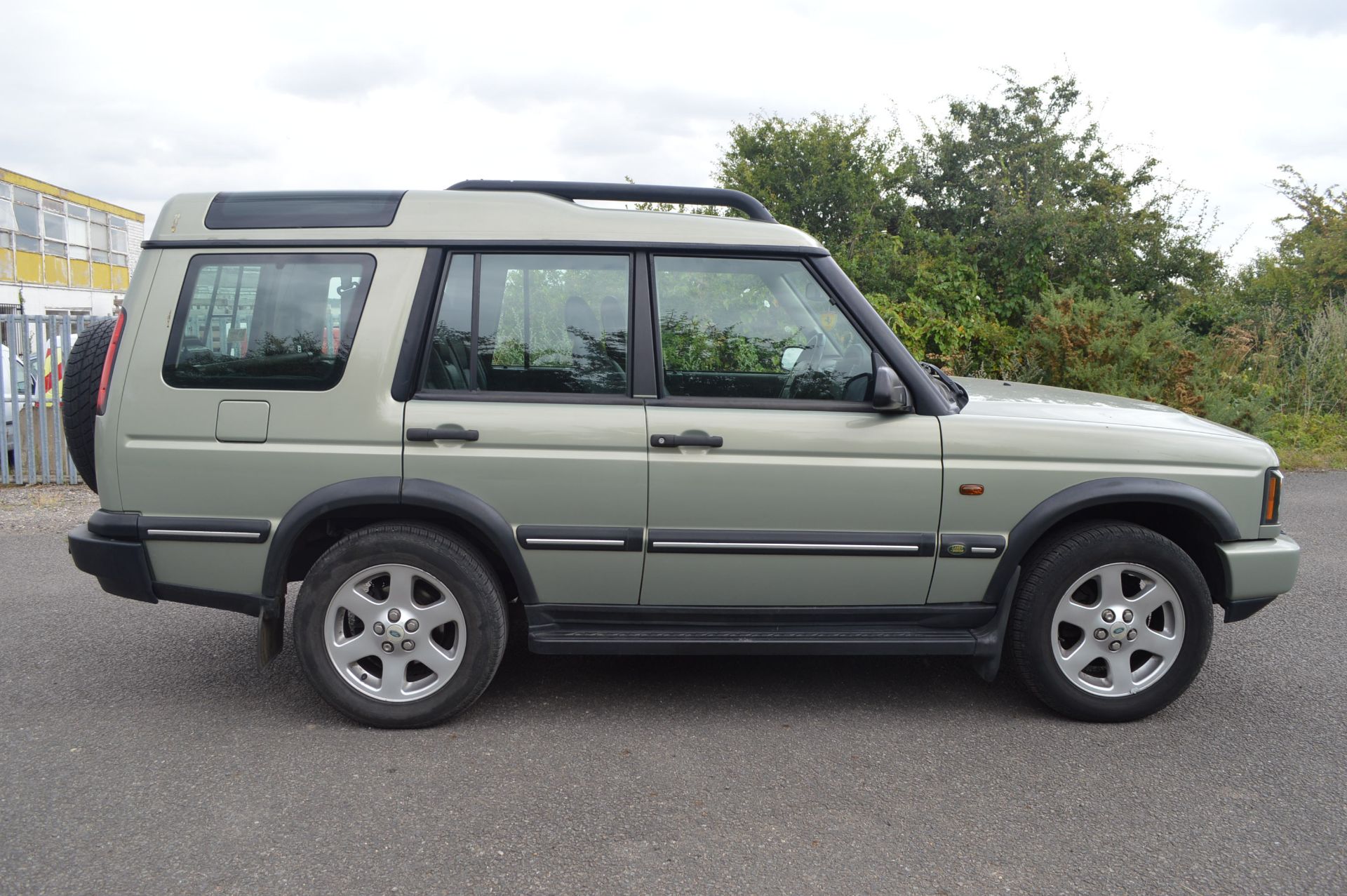 2004/04 REG LAND ROVER DISCOVERY ES PREMIUM TD5 7 SEATER AUTOMATIC *NO VAT* - Image 8 of 43