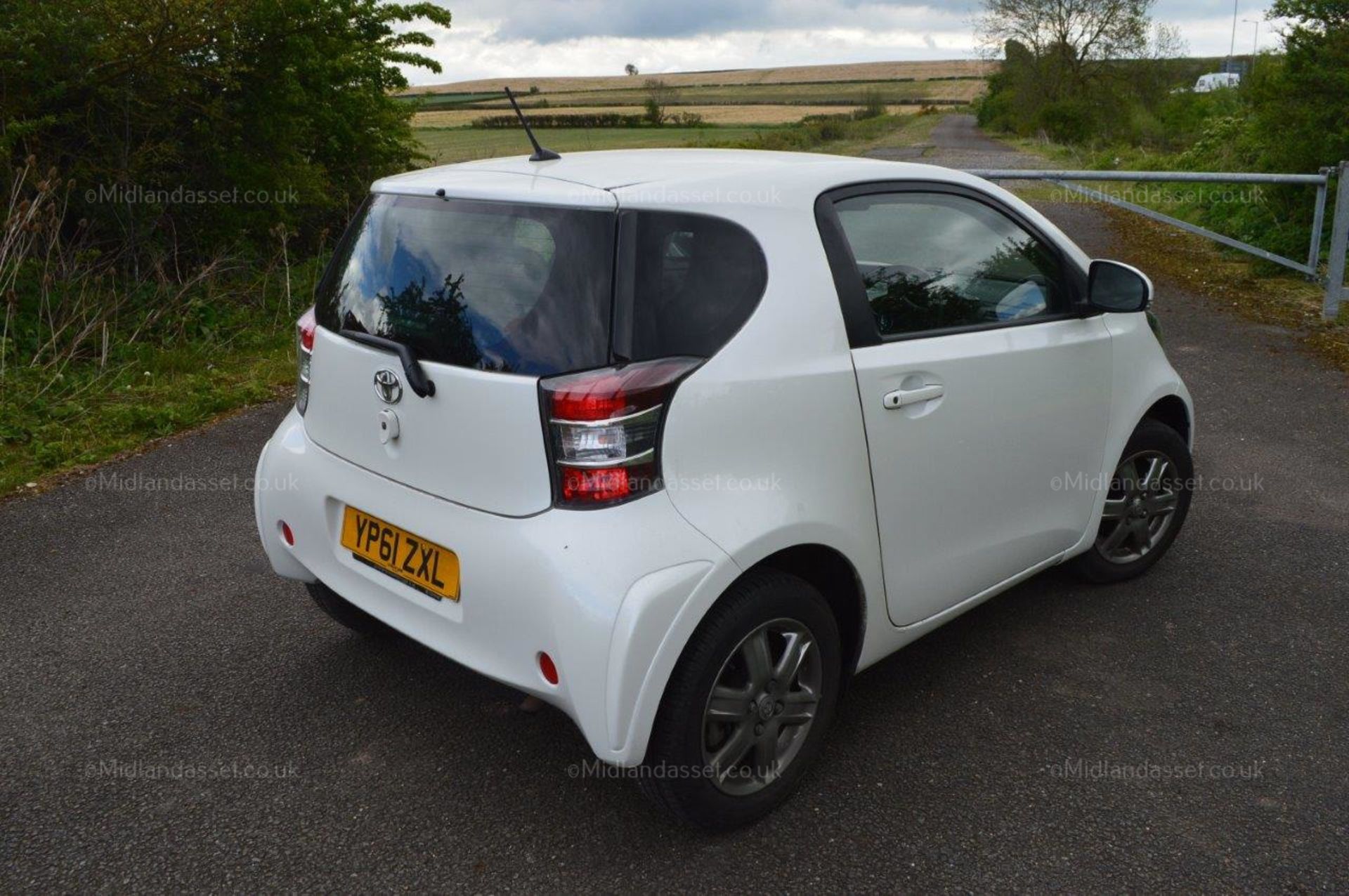 2012/61 REG TOYOTA IQ2 VVT-I 3 DOOR HATCHBACK ONE FORMER KEEPER *NO VAT* - Image 6 of 22