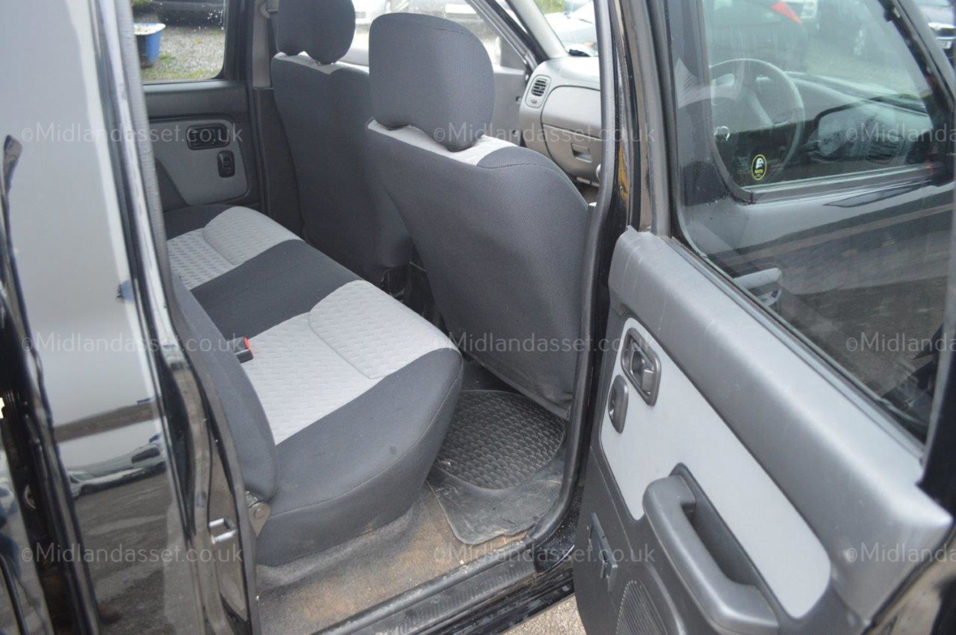 2005/05 REG NISSAN NAVARA SPORT DI PICK UP ONE FORMER KEEPER FULL SERVICE HISTORY *NO VAT* - Image 18 of 27