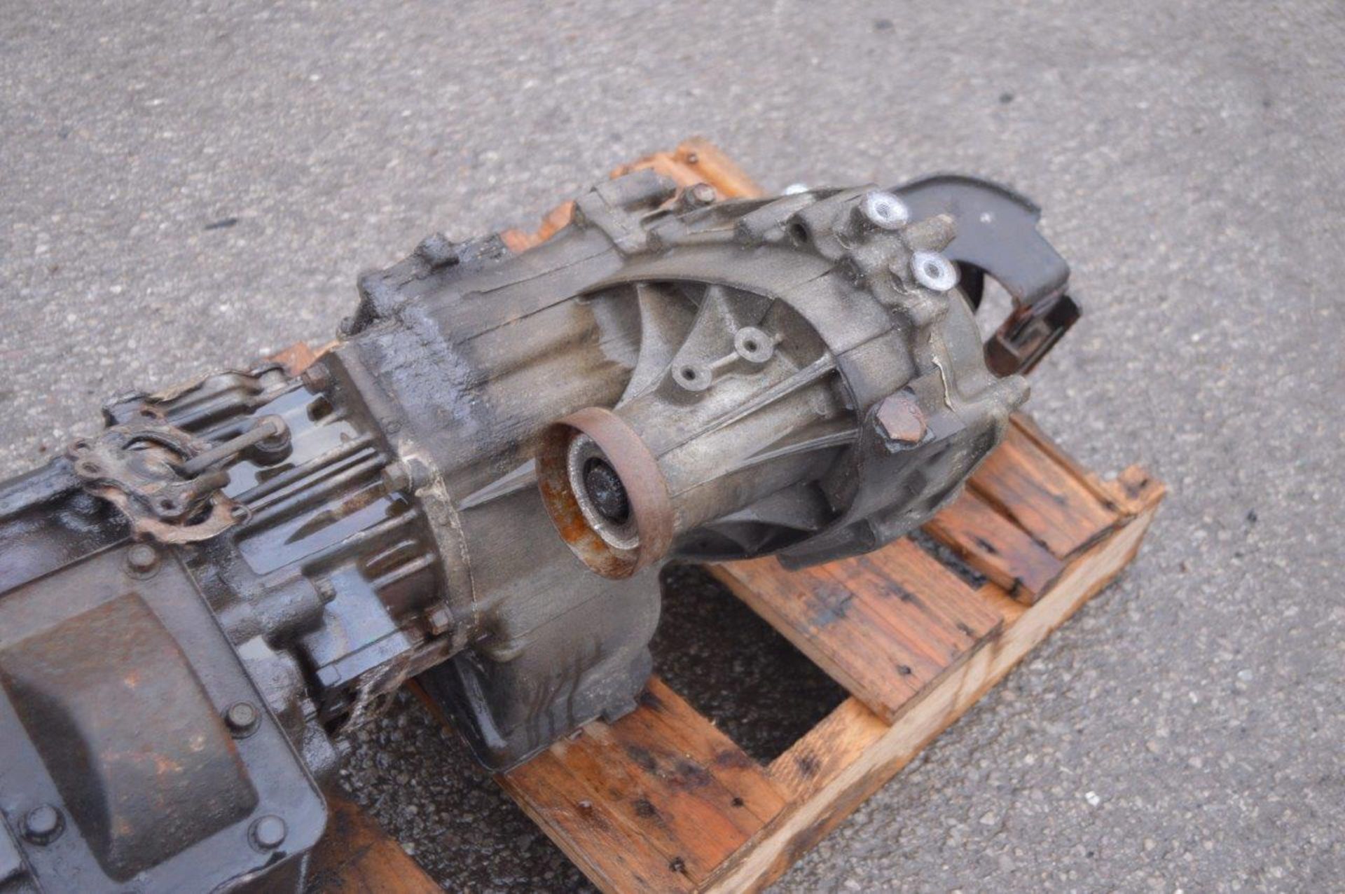 MITSUBISHI L200 GEARBOX AND TRANSFER BOX - Image 5 of 6