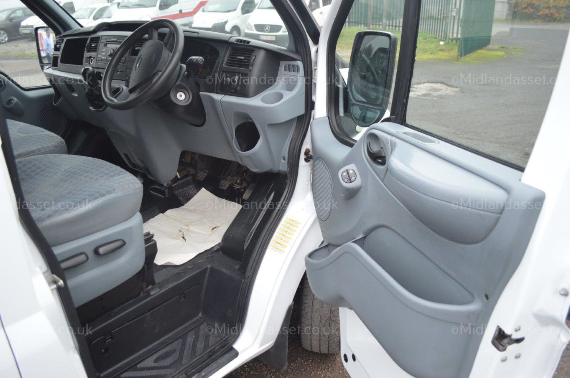 2011/61 REG FORD TRANSIT 85 T280M FWD PANEL VAN ONE OWNER FULL SERVICE HISTORY - Image 9 of 15