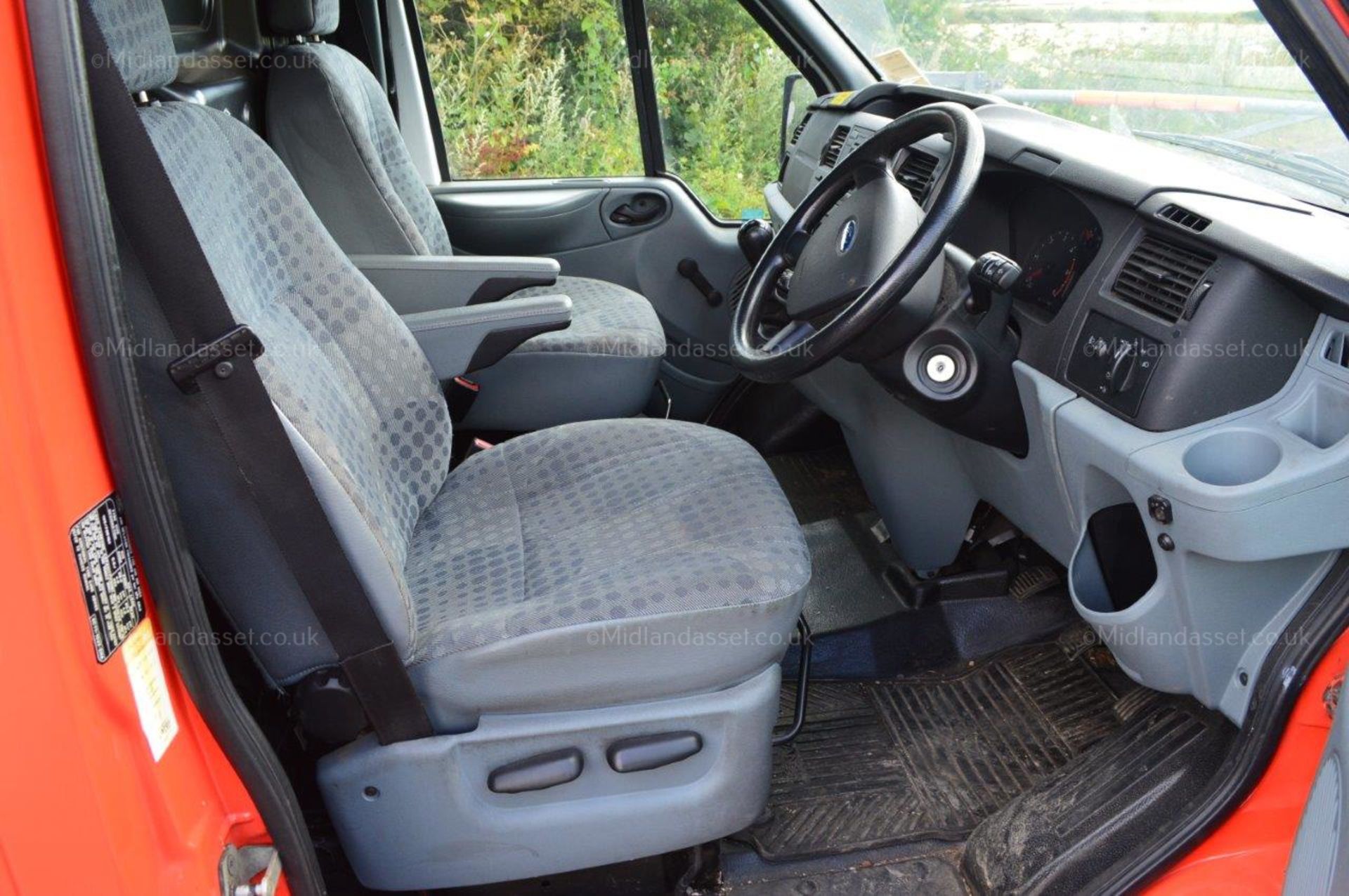 2008/08 REG FORD TRANSIT 110 T300S FWD PANEL VAN - AIR CONDITIONING *NO VAT* - Image 13 of 17