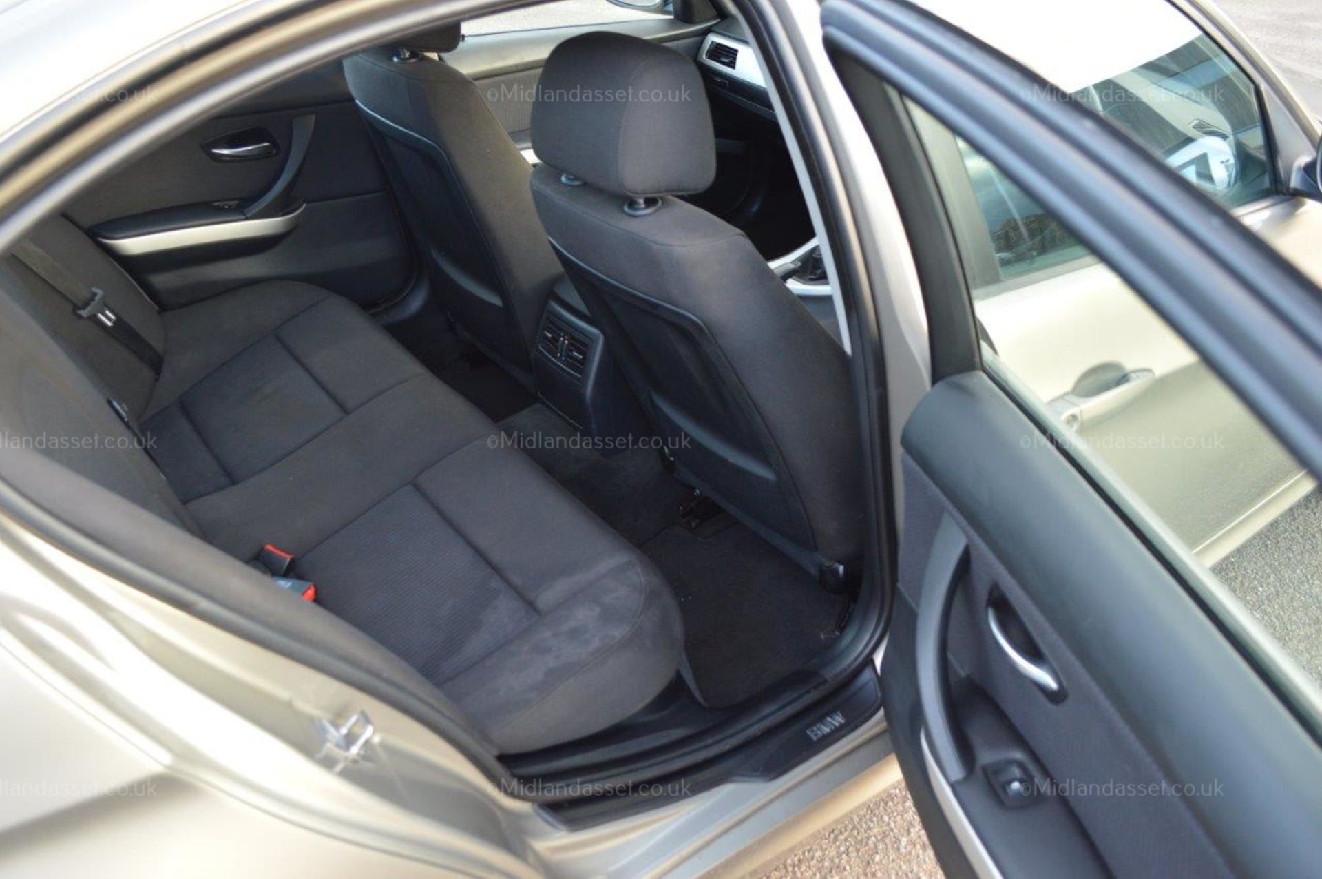 2010/10 REG BMW 320D EFFICIENCY DYNAMICS 4 DOOR SALOON *NO VAT* - Image 14 of 22