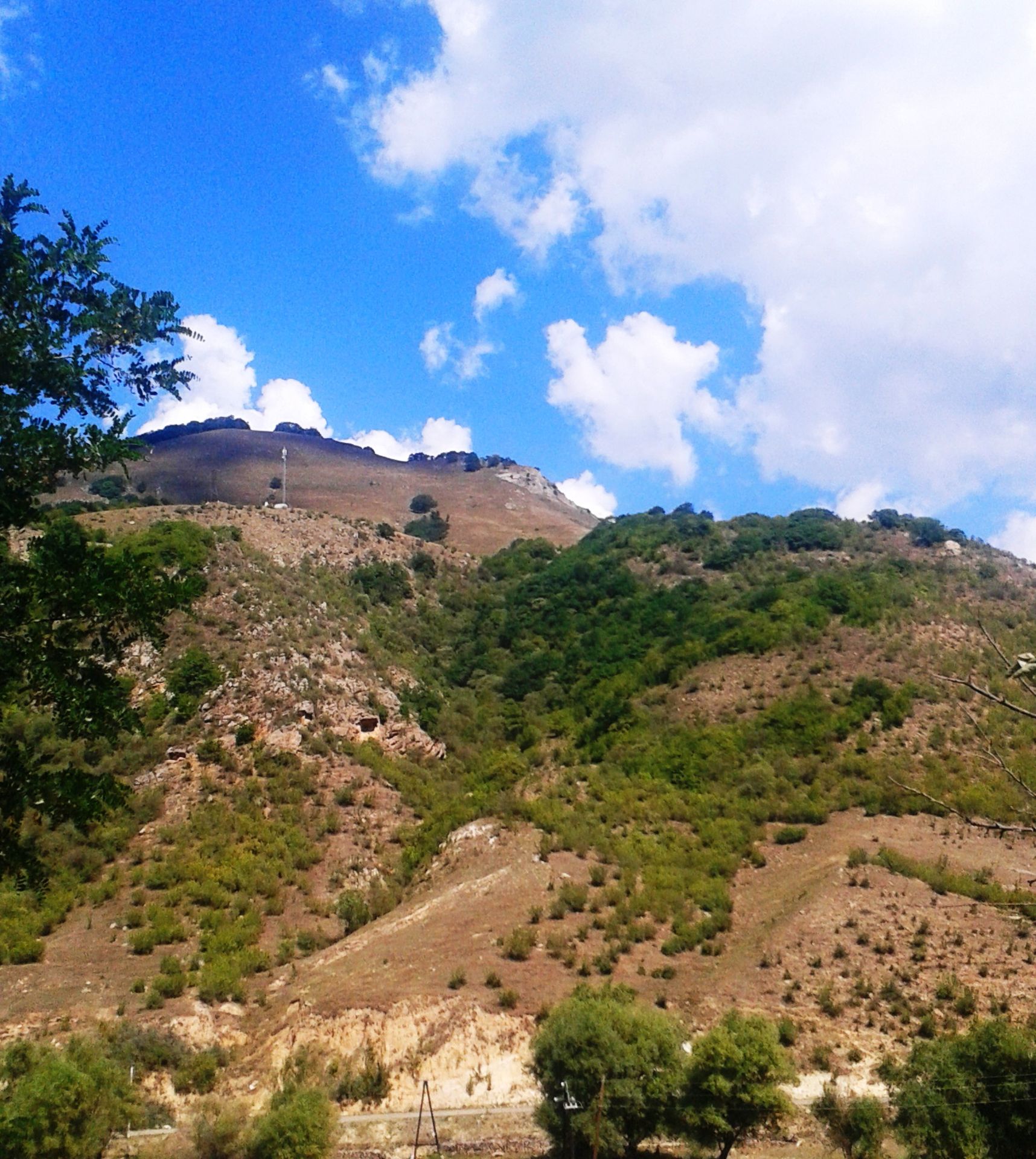 SPECTACULAR MOUNTAIN HOME IN DZORAVANK, ARMENIA - Image 11 of 15