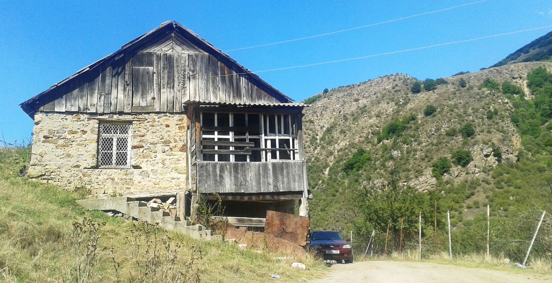 SPECTACULAR MOUNTAIN HOME IN DZORAVANK, ARMENIA - Image 7 of 15