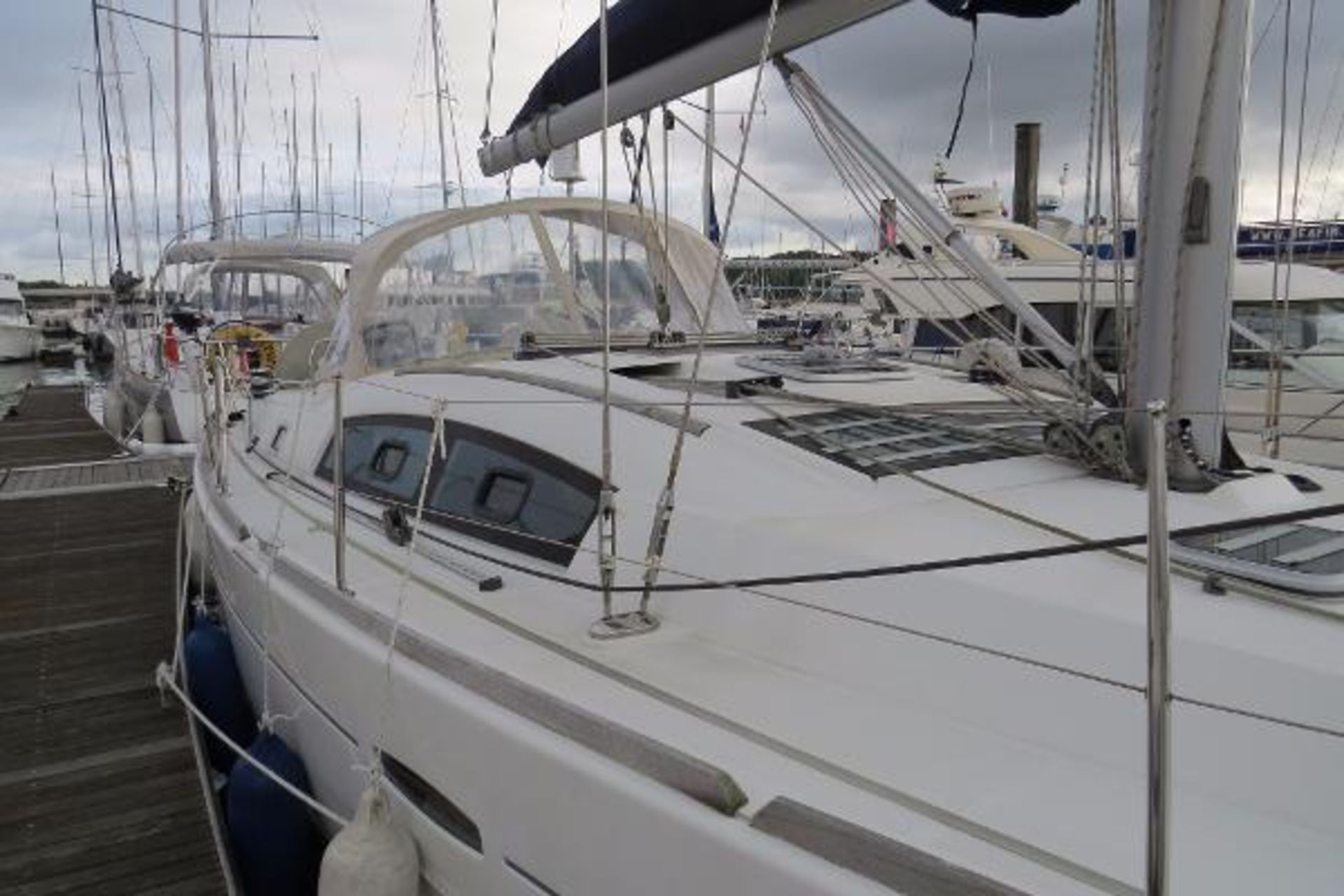 BENETEAU OCEANIS 40 SAILING YACHT - RESERVE MET !   .......*NOW 'ON-SALE' - Image 3 of 15