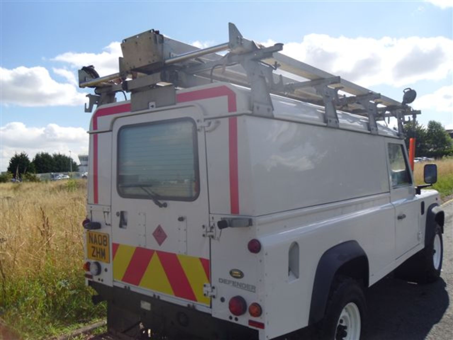 08/2008 LAND ROVER DEFENDER 110 HARD TOP - Image 5 of 13