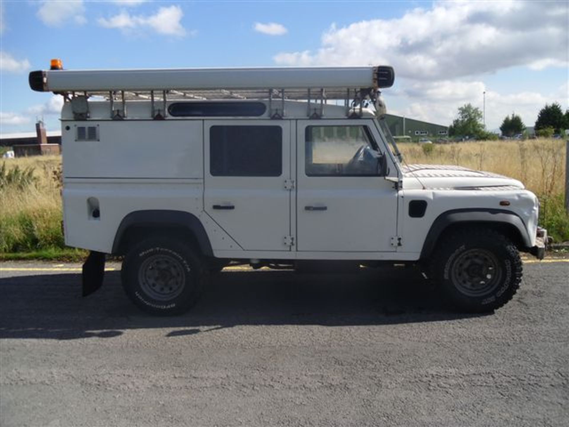 LAND ROVER DEFENDER 110 STATION WAGON - Image 3 of 13