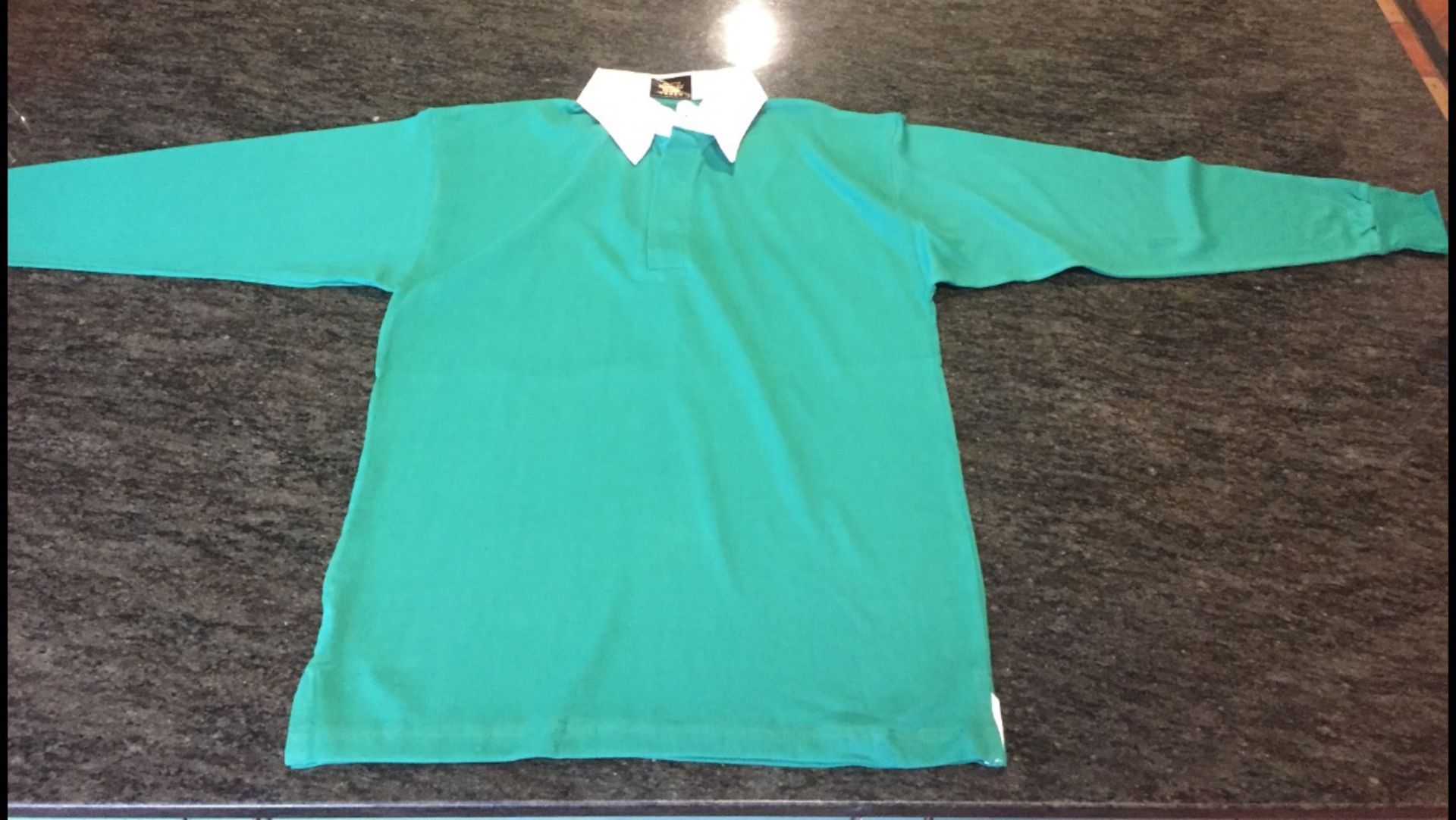 BRAND NEW! Job Lot of HIGH QUALITY 35 Mens Green Guinness Rugby Shirts Large £60 RESERVE - Image 6 of 7