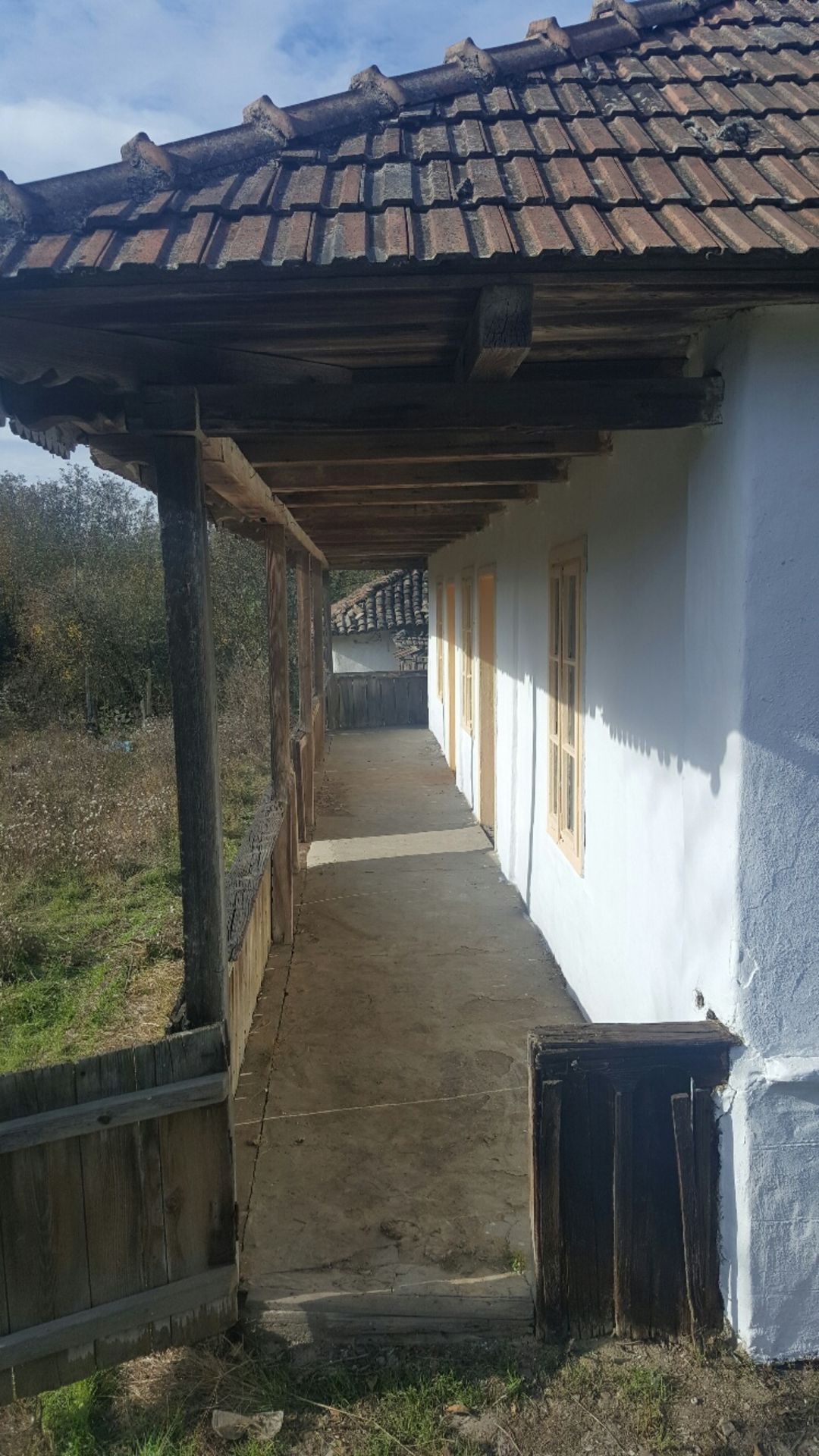 VERY SOLID 3 BED GERMAN COTTAGE WITH ABOUT 2 ACRES OF LAND AND RIVER, NOT FAR FROM BULGARIAN COAST - Image 5 of 34