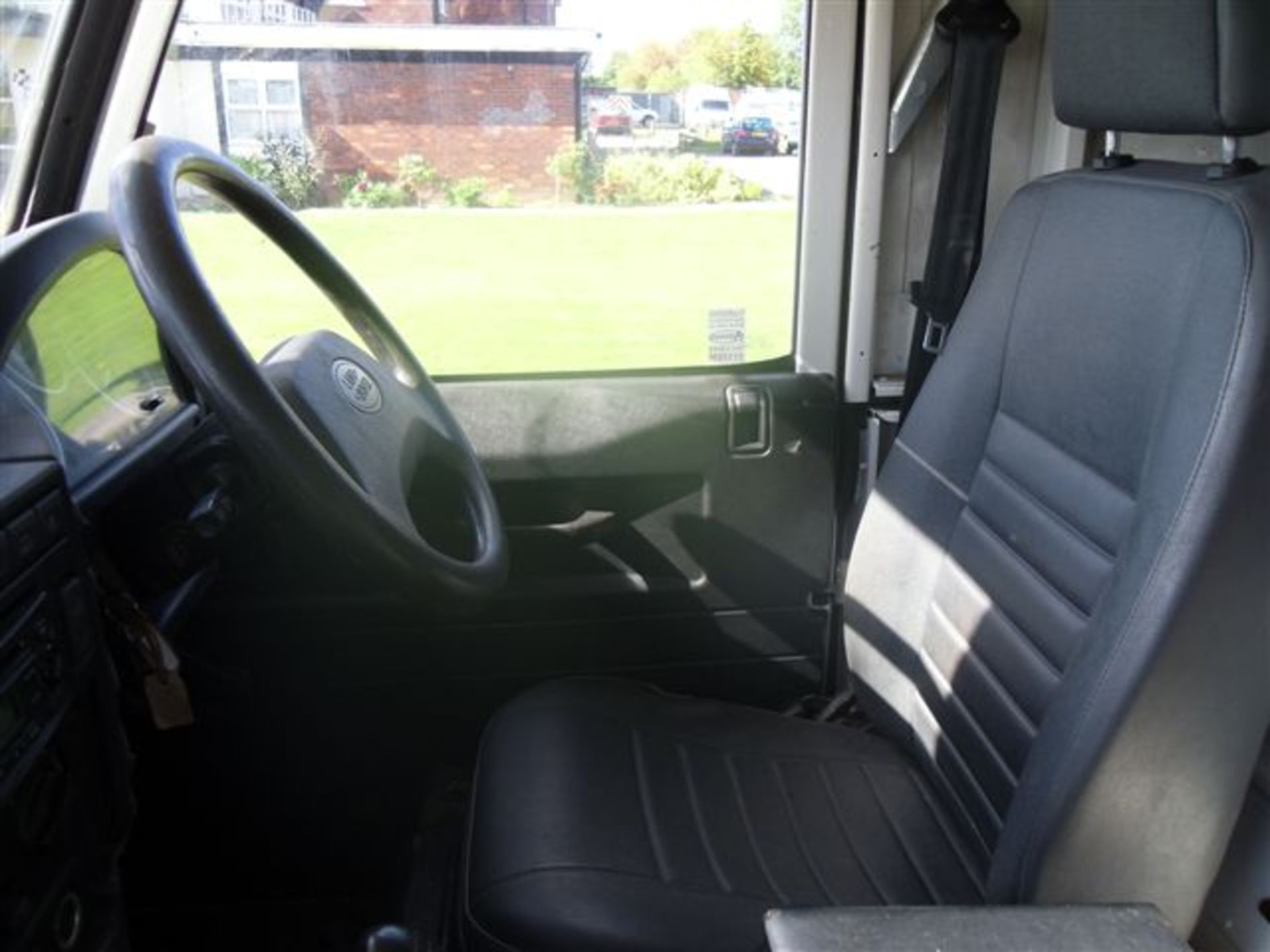 08/2008 LAND ROVER DEFENDER 110 HARD TOP - Image 13 of 13