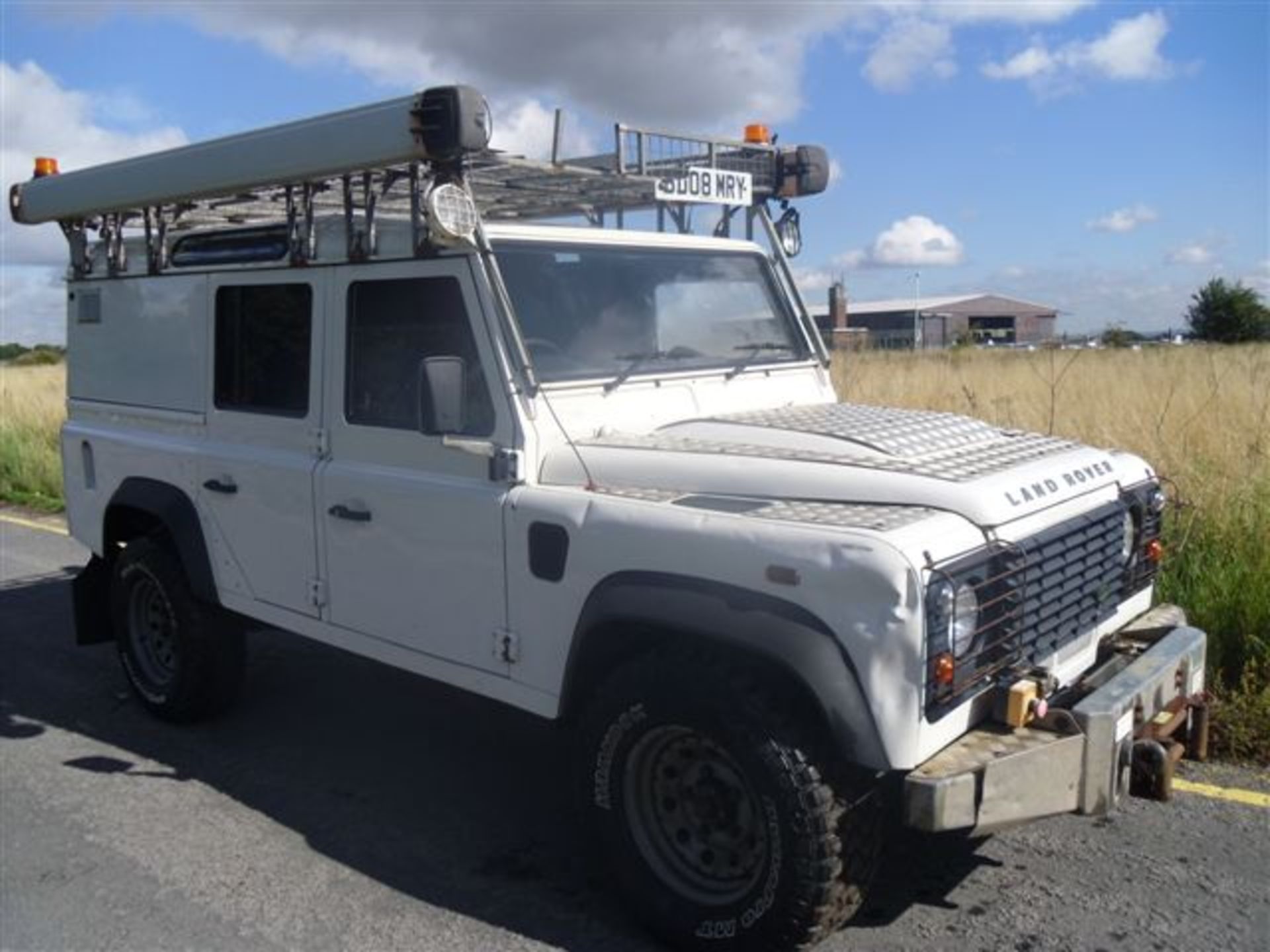 LAND ROVER DEFENDER 110 STATION WAGON