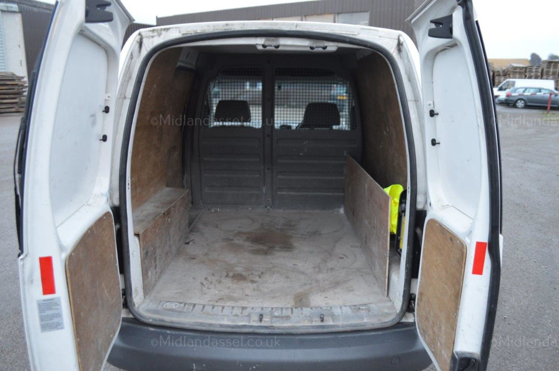 2009/09 REG VOLKSWAGEN CADDY 69 PS SDI CAR DERIVED VAN *NO VAT* - Image 8 of 17