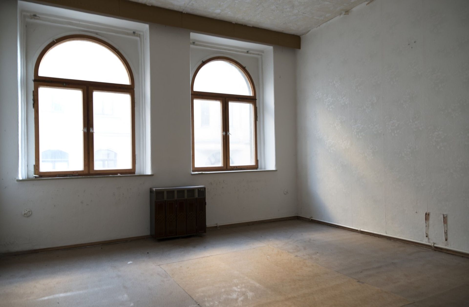 4 STOREY GERMANY APARTMENT BLOCK IN ADDITION TO A FULL BASEMENT + HUGE ATTIC! - Image 16 of 76