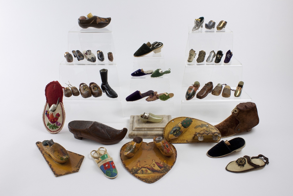 Important lot of 39 different types of shoes, slippers and clogs (leather, painted glass, silvery