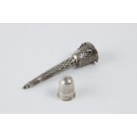 Chatelaine (equipage) accessoire item, thimble holder and needle case. L: 9 cm. Holland, circa 1814.