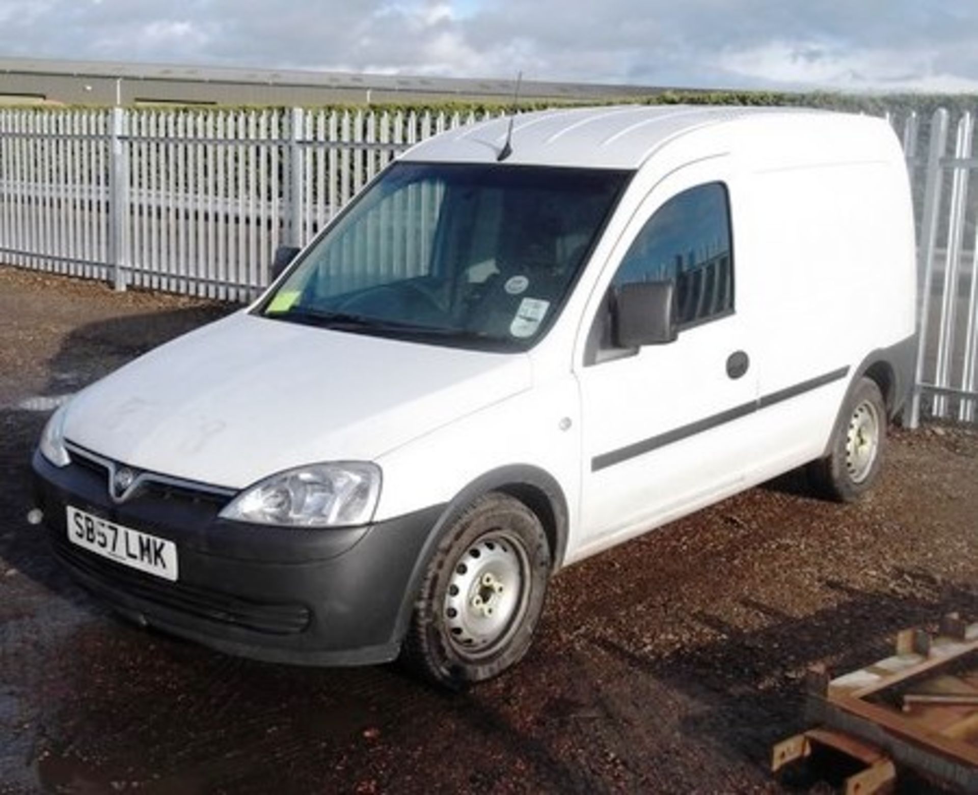 VAUXHALL COMBO 1700 CDTI - 1248cc
Body: 2 Dr Van
Color: White
First Reg: 27/11/2007
Doors: 2
MOT: