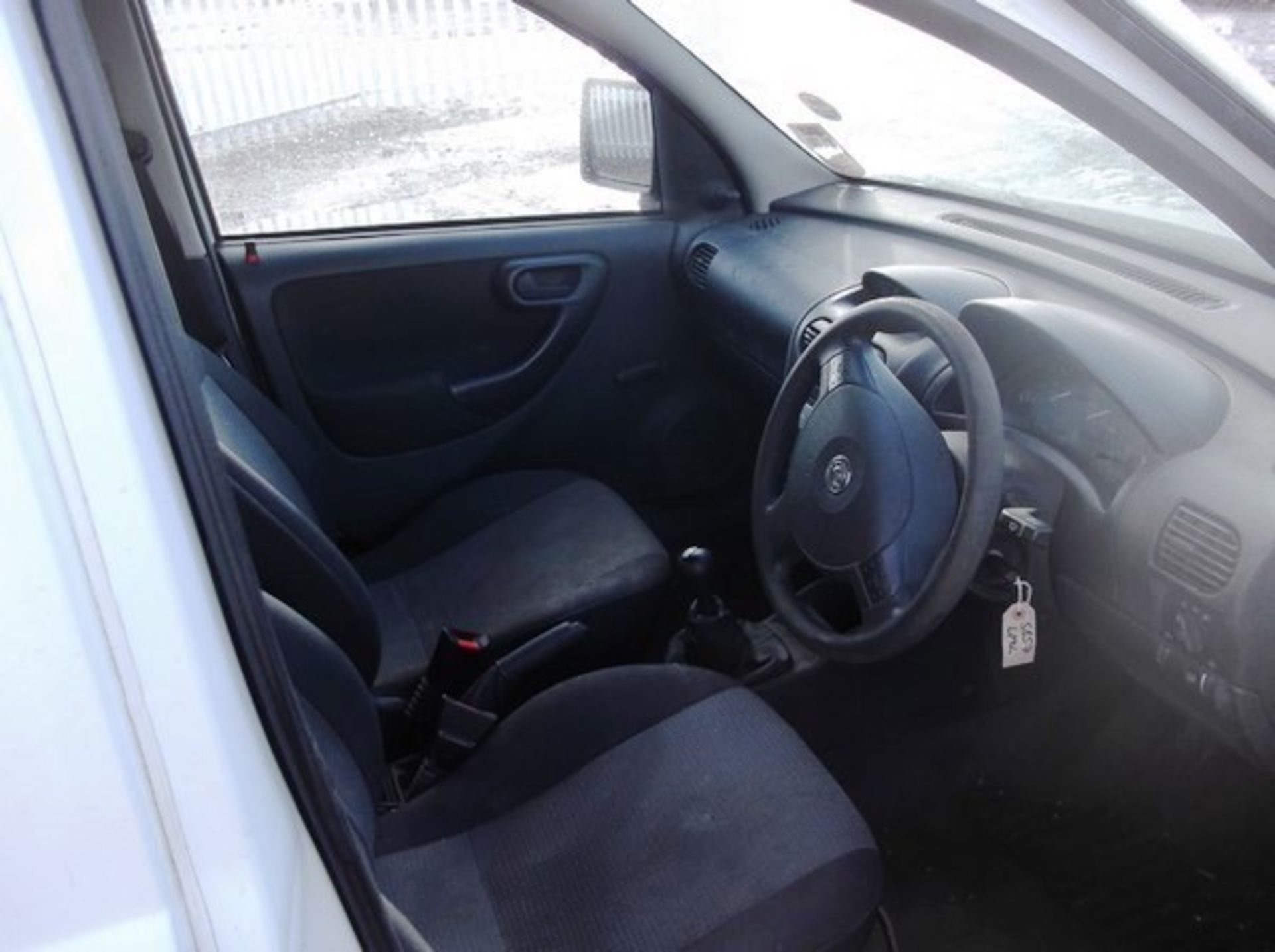 VAUXHALL COMBO 1700 CDTI - 1248cc
Body: 2 Dr Van
Color: White
First Reg: 27/11/2007
Doors: 2
MOT: - Image 8 of 8