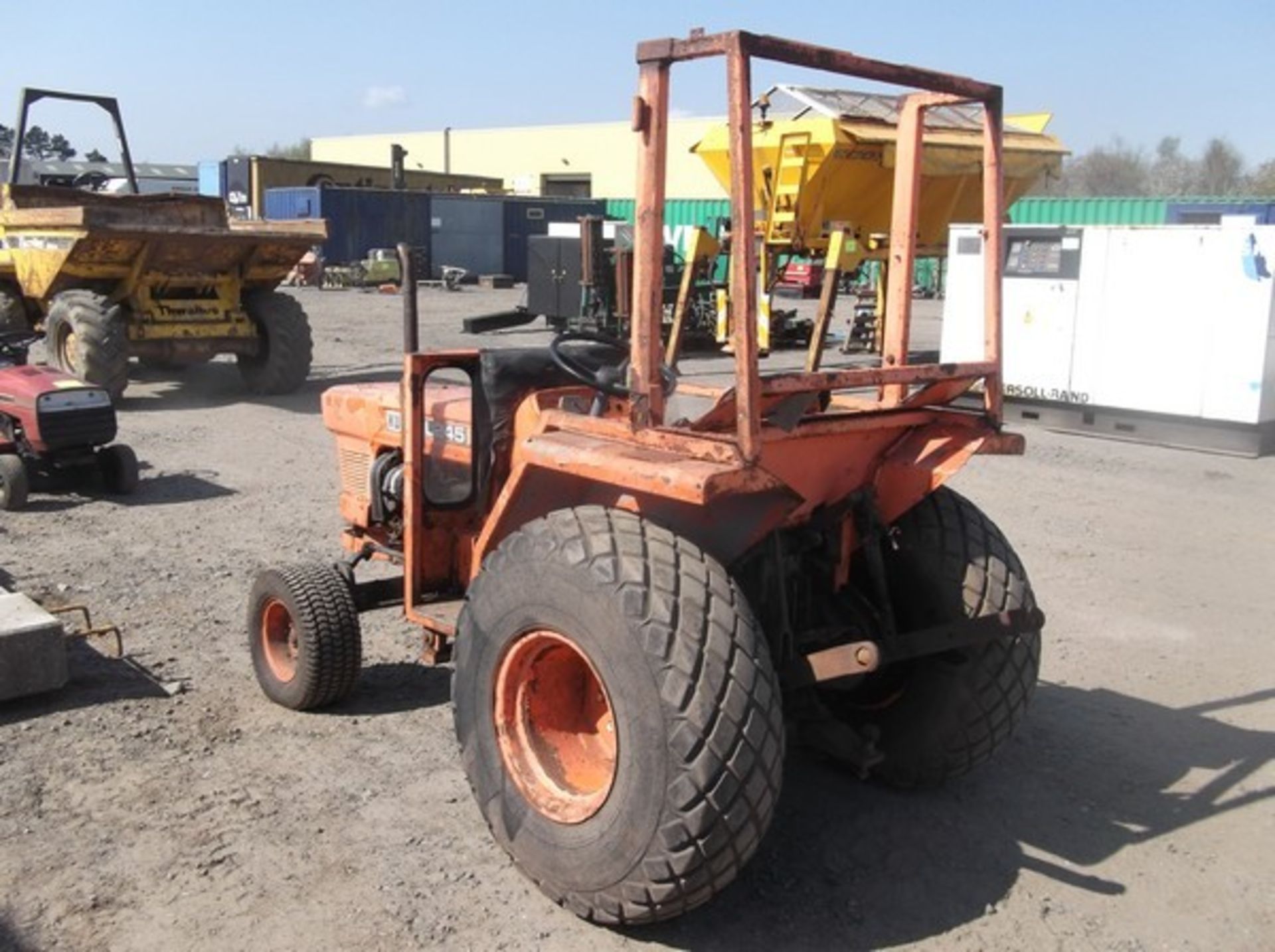 KUBOTA TRACTOR L245 SNL245 11975 ON GRASS TYRES - Image 5 of 6