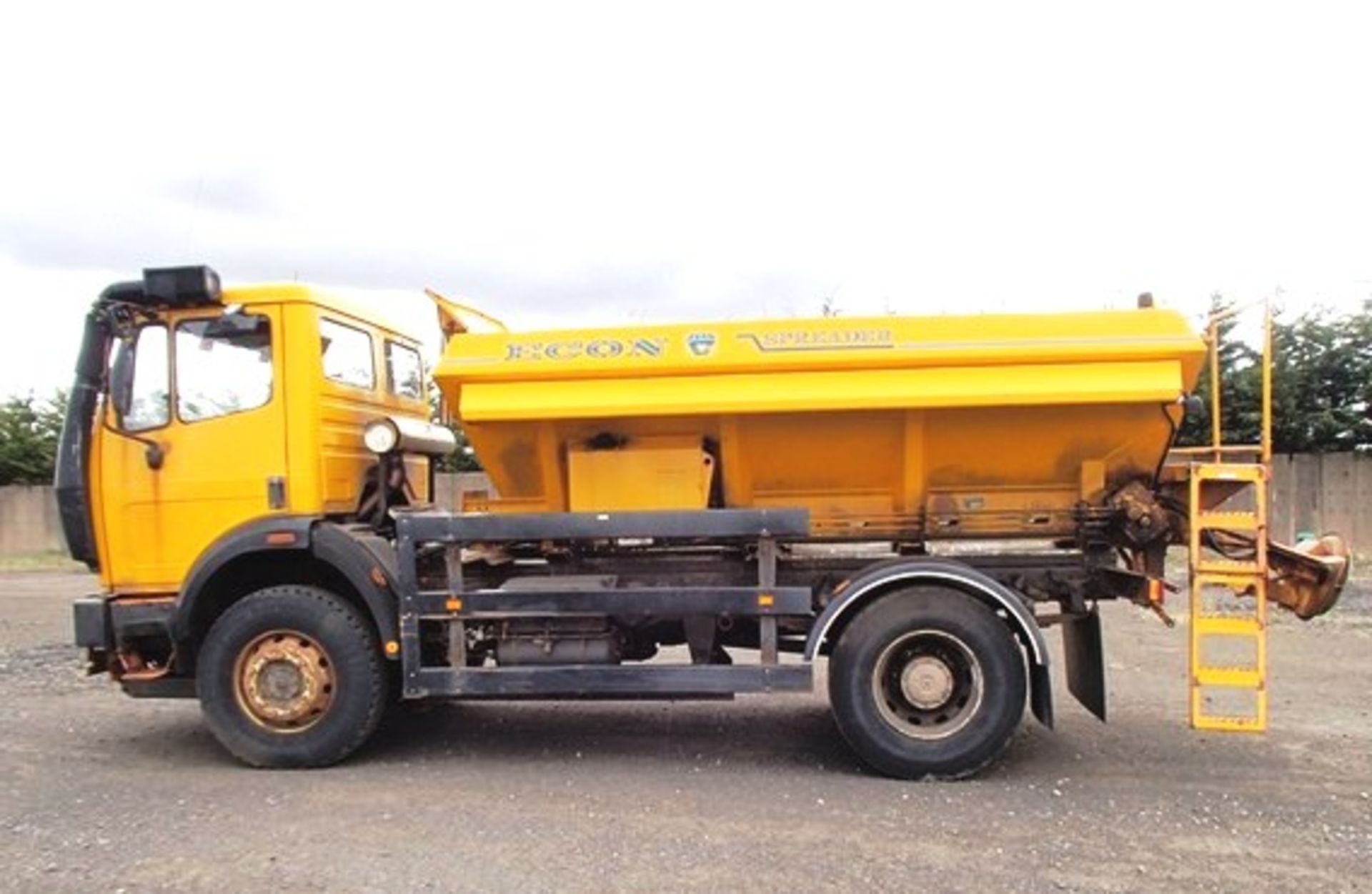 MERCEDES 1820AK - 5598cc
Body: 2 Dr Truck
Color: Yellow
First Reg: 03/09/1996
Doors: 2
MOT: - Image 11 of 12