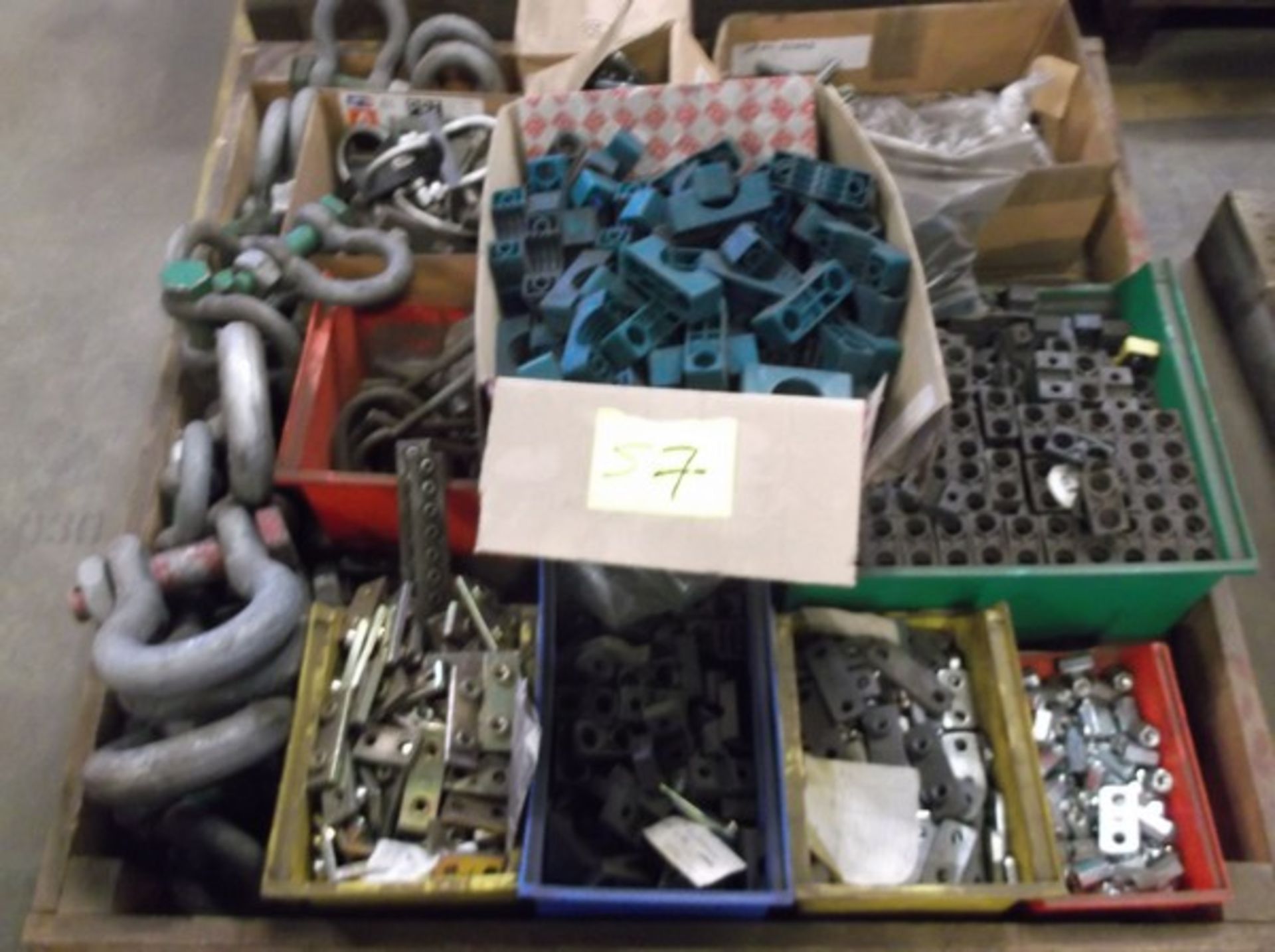 LARGE SELECTION OF SHACKLES, FLANGES, NUTS & BOLTS, VARIOUS OTHER TOOLS & SPARES (MOSTLY/ALL UNUSED)