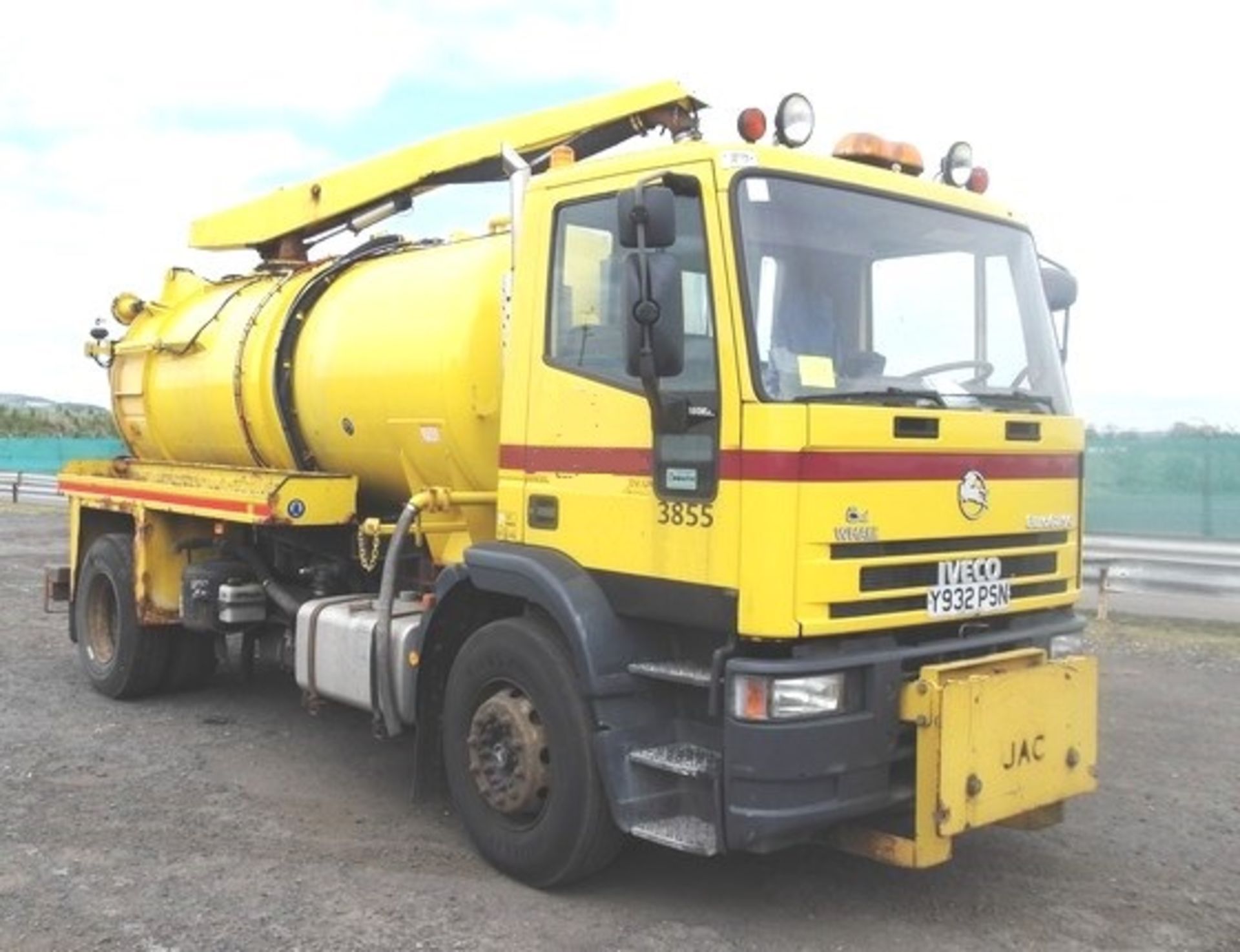 IVECO-FORD SUPERCARGO - 5861cc
Body: 2 Dr Truck
Color: Yellow
First Reg: 24/05/2001
Doors: 2
MOT: - Image 7 of 13