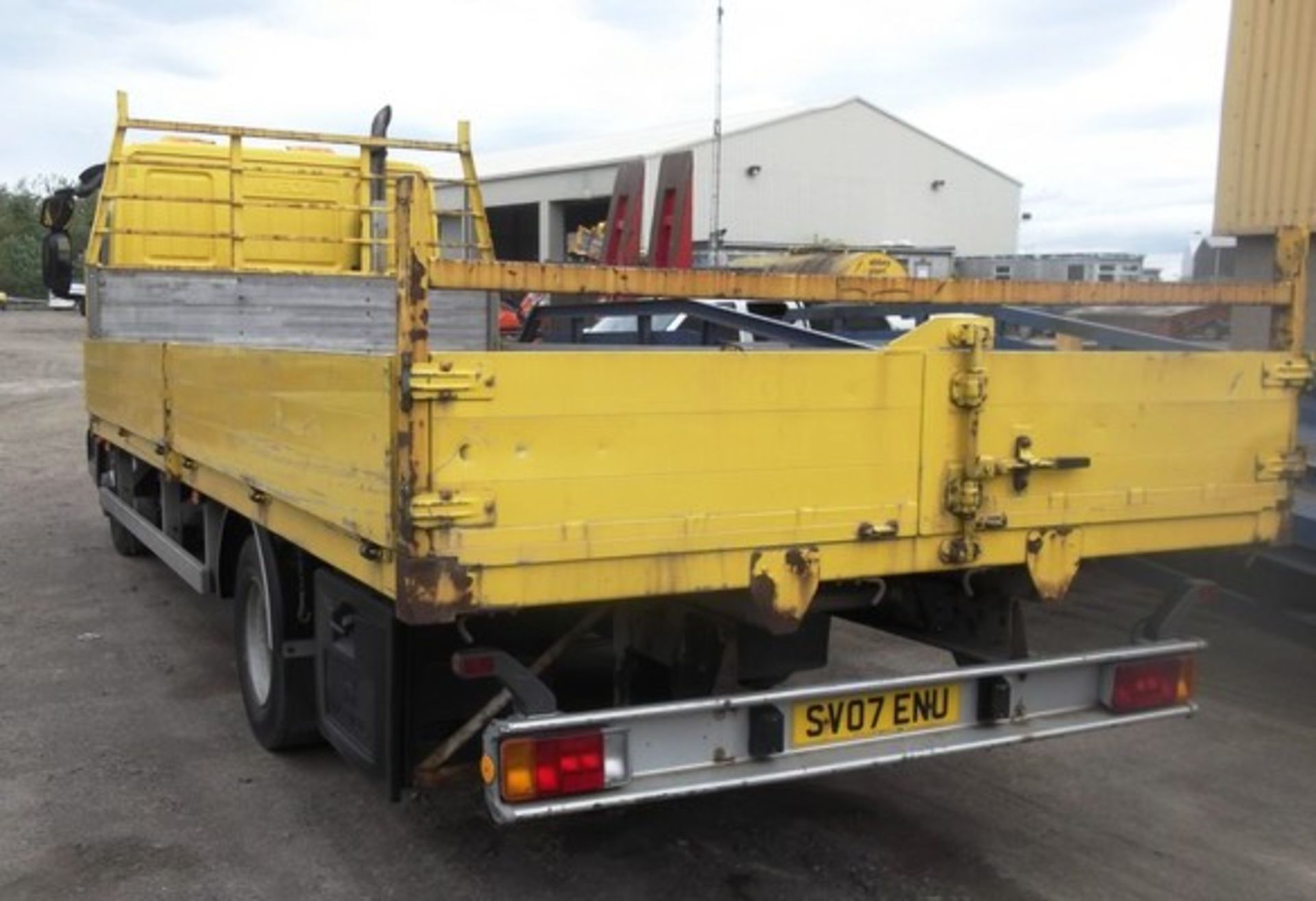 IVECO EUROCARGO - 3920cc
Body: 2 Dr Truck
Color: White
First Reg: 01/06/2007
Doors: 2
MOT: 31/01/ - Image 3 of 7