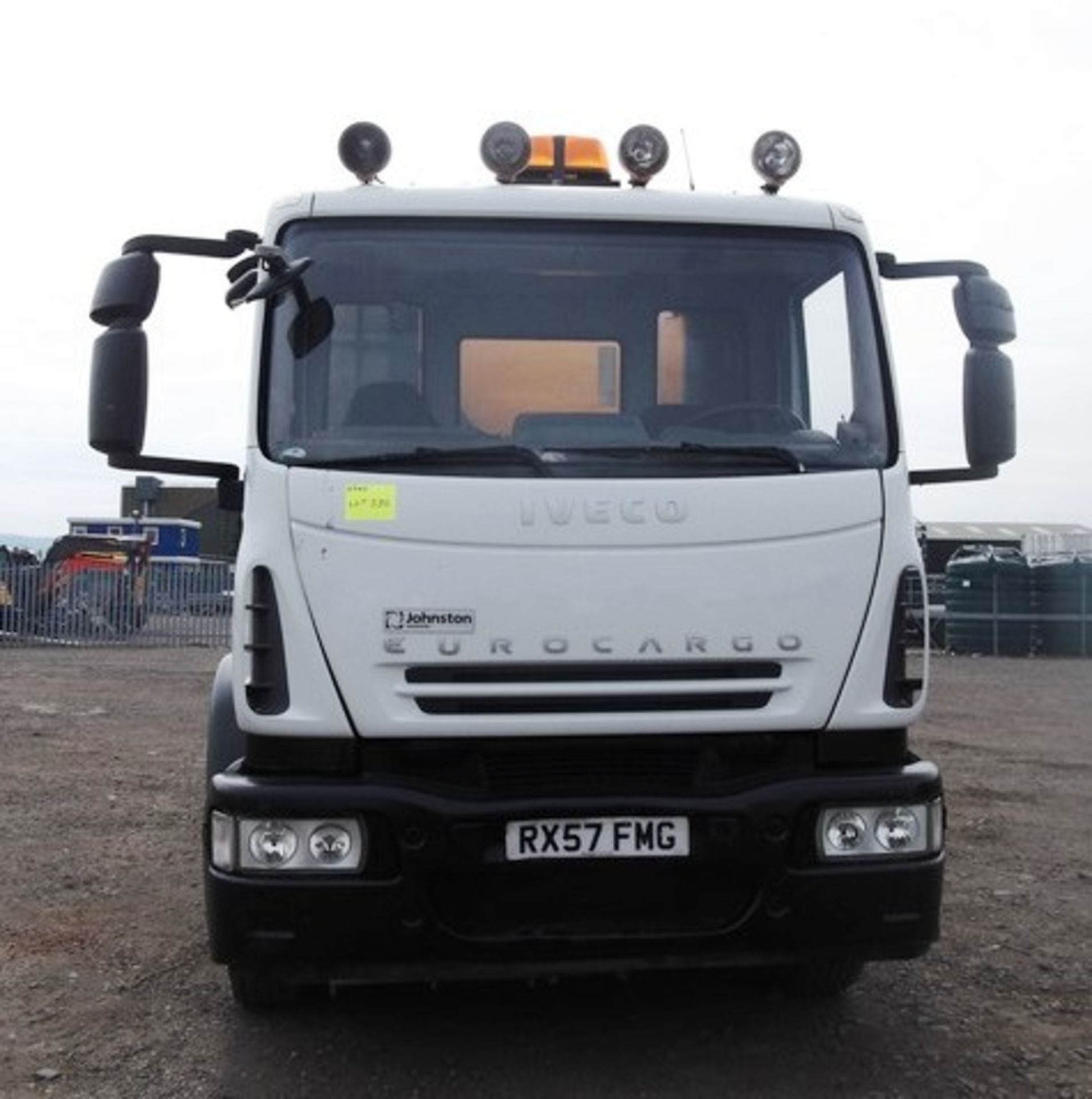 IVECO EUROCARGO - 5880cc
Body: 2 Dr Truck
Color: White
First Reg: 08/10/2007
Doors: 2
MOT: 
Mileage: - Image 10 of 11