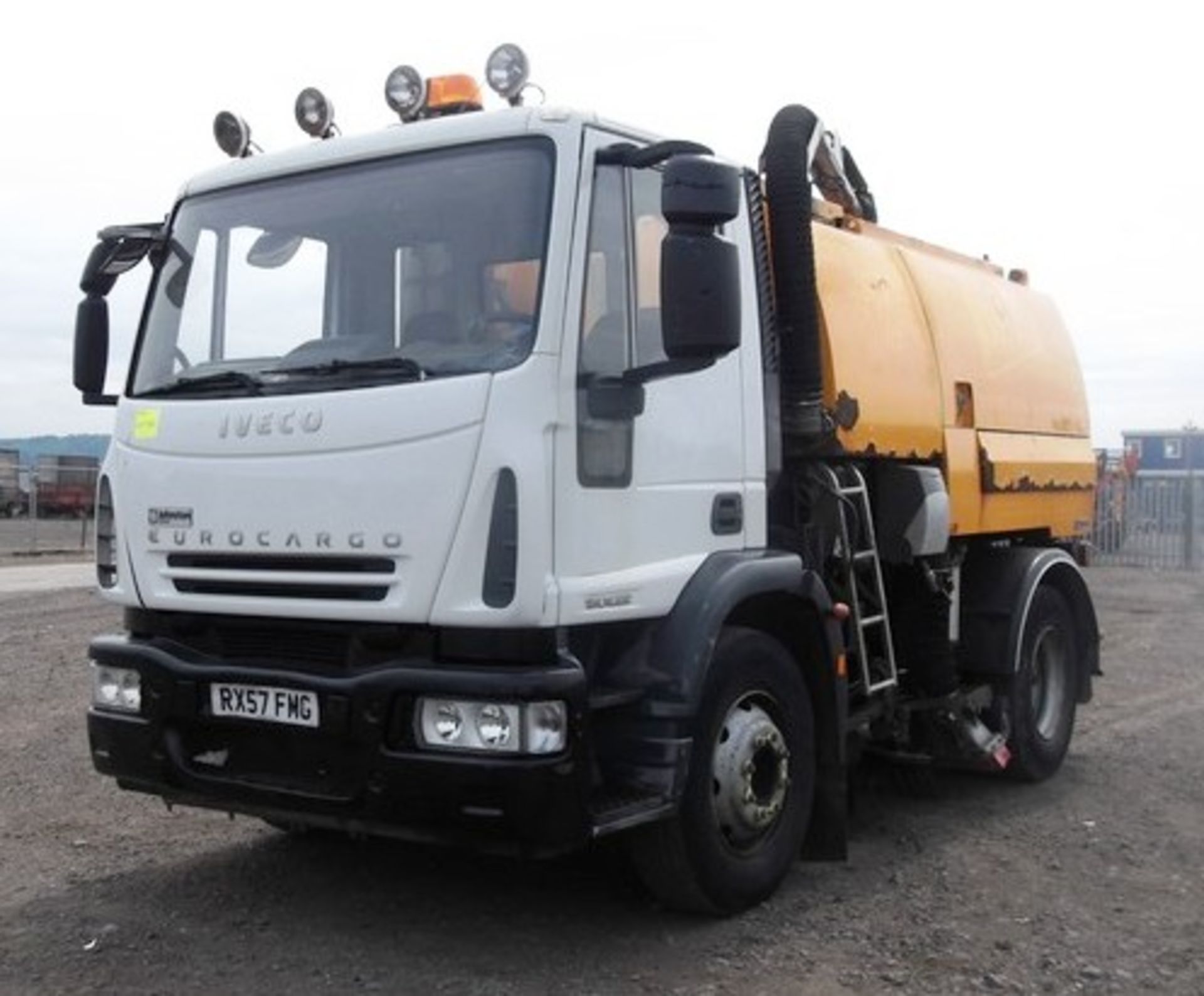 IVECO EUROCARGO - 5880cc
Body: 2 Dr Truck
Color: White
First Reg: 08/10/2007
Doors: 2
MOT: 
Mileage: