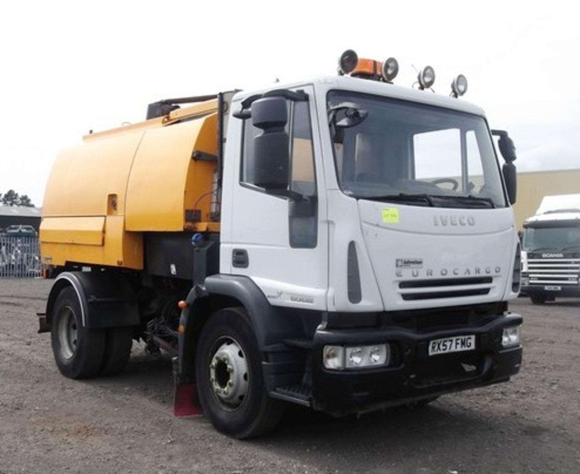 IVECO EUROCARGO - 5880cc
Body: 2 Dr Truck
Color: White
First Reg: 08/10/2007
Doors: 2
MOT: 
Mileage: - Image 9 of 11