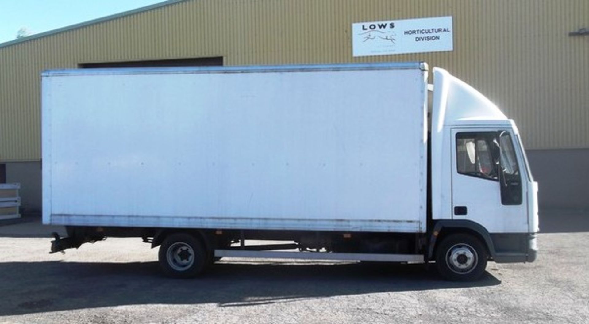 IVECO-FORD CARGO TECTOR - 3920cc
Body: 2 Dr Van
Color: White
First Reg: 05/03/2004
Doors: 2
MOT: - Image 10 of 20