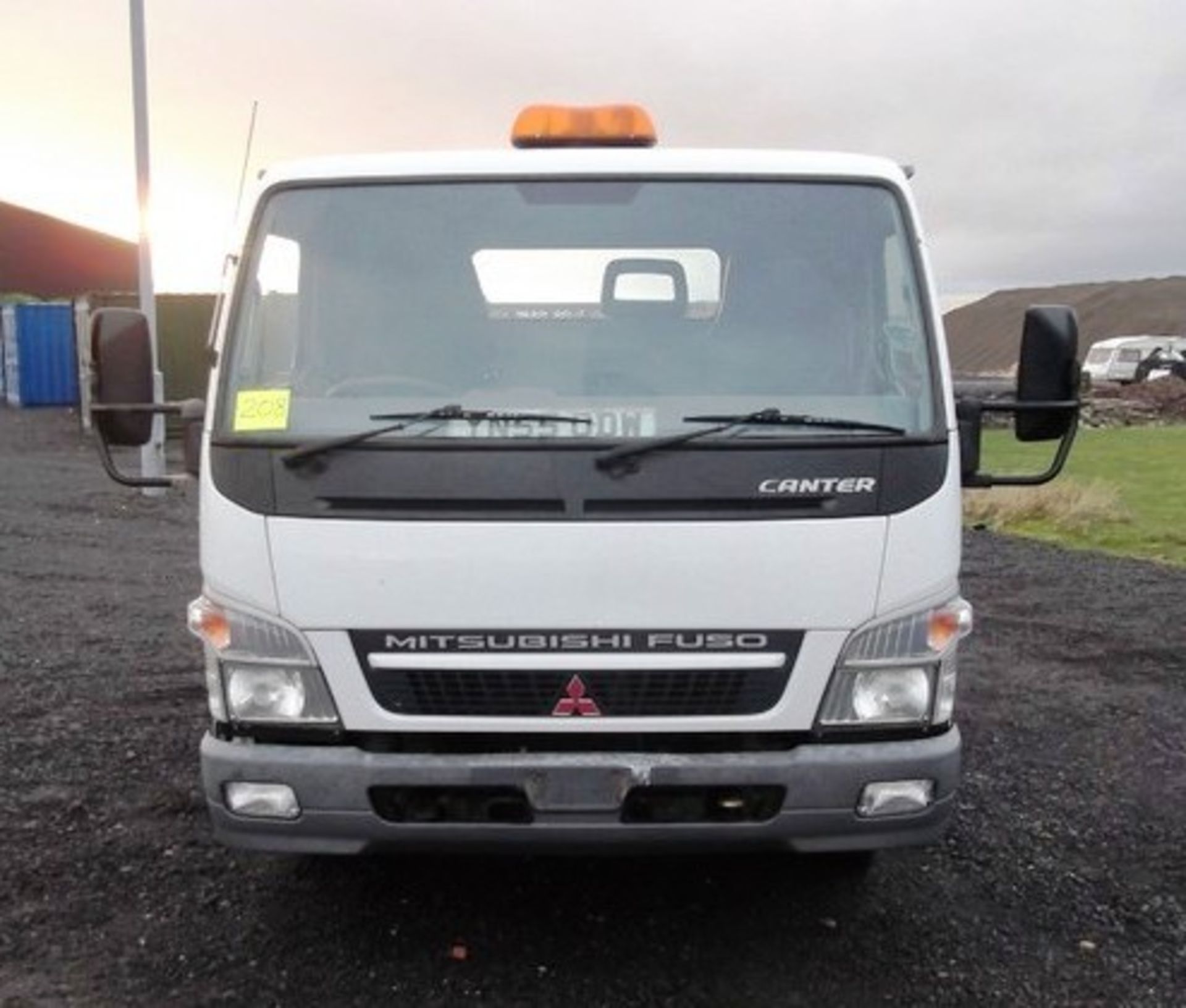 MITSUBISHI CANTER 75 7C14 - 3908cc
Body: 2 Dr Truck
Color: White
First Reg: 01/09/2005
Doors: 2
MOT: - Image 5 of 16