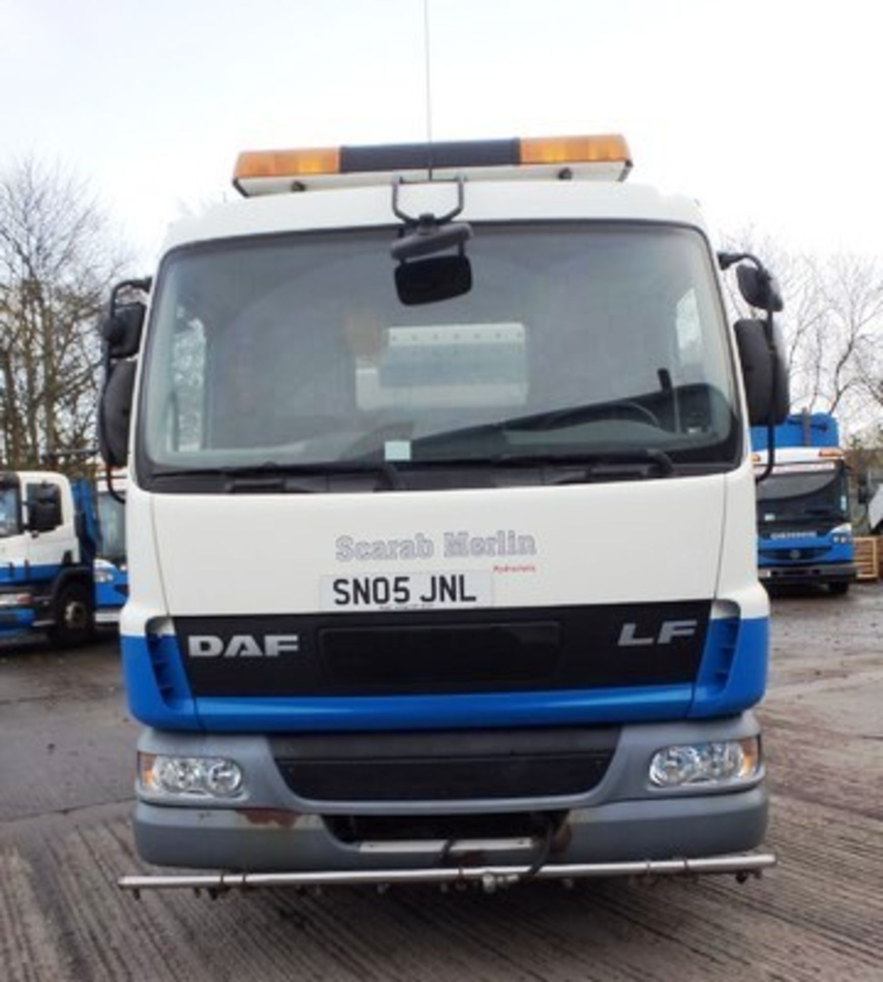 DAF TRUCKS FA LF45.150 - 3920cc
Body: 2 Dr Truck
Color: White
First Reg: 01/08/2005
Doors: 2
MOT: - Image 9 of 16