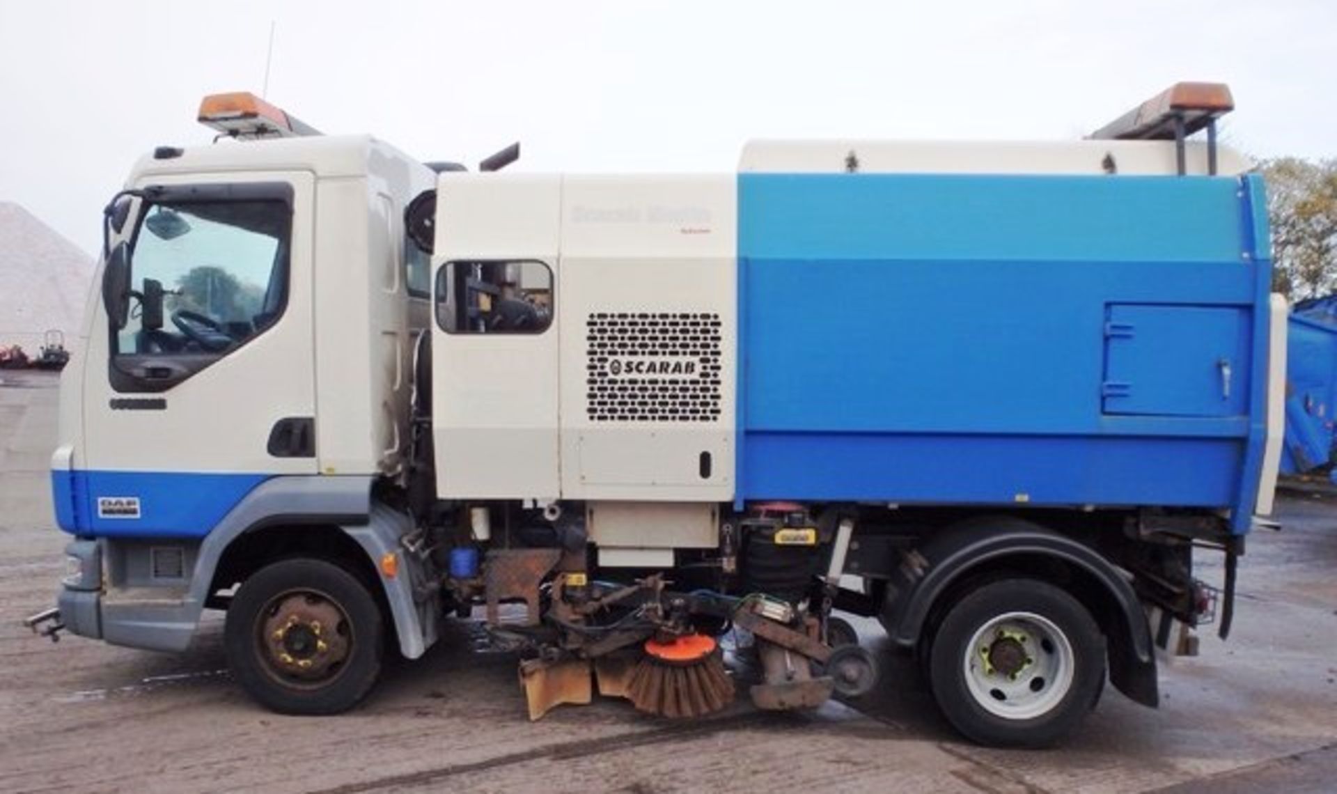 DAF TRUCKS FA LF45.150 - 3920cc
Body: 2 Dr Truck
Color: White
First Reg: 01/08/2005
Doors: 2
MOT: - Image 15 of 16