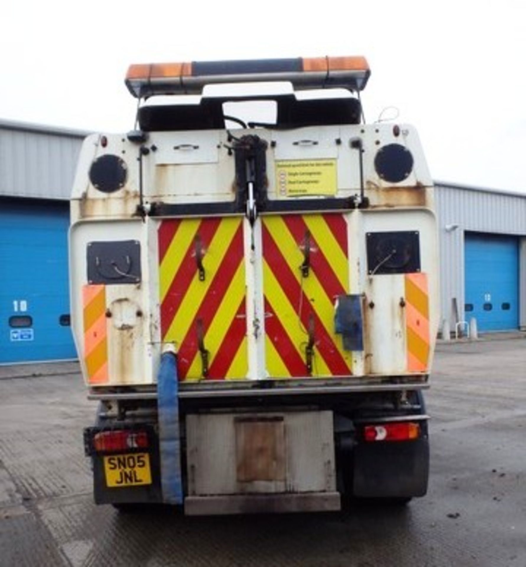 DAF TRUCKS FA LF45.150 - 3920cc
Body: 2 Dr Truck
Color: White
First Reg: 01/08/2005
Doors: 2
MOT: - Image 13 of 16