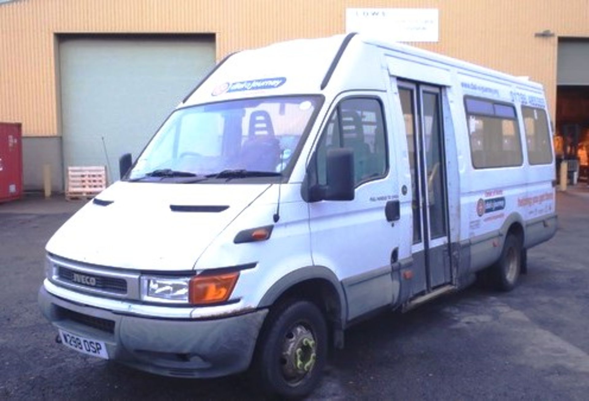 IVECO FORD DAILY 2000 40C11 - 2800cc
Body: 4 Dr Minibus
Color: White
First Reg: 08/06/2000
Doors: