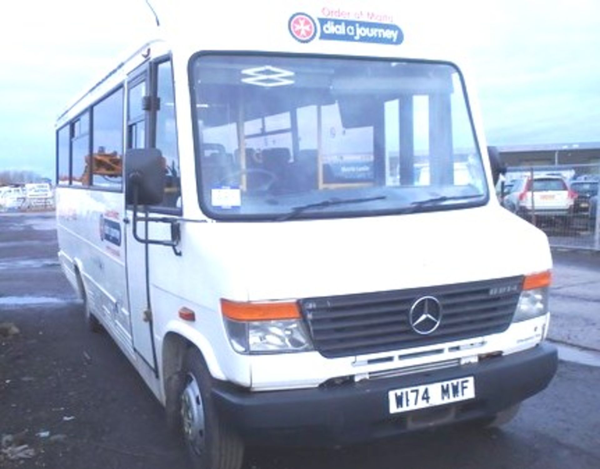 MERCEDES VARIO - 4250cc
Body: 4 Dr Minibus
Color: White
First Reg: 01/08/2000
Doors: 4
MOT: 07/05/ - Image 12 of 18