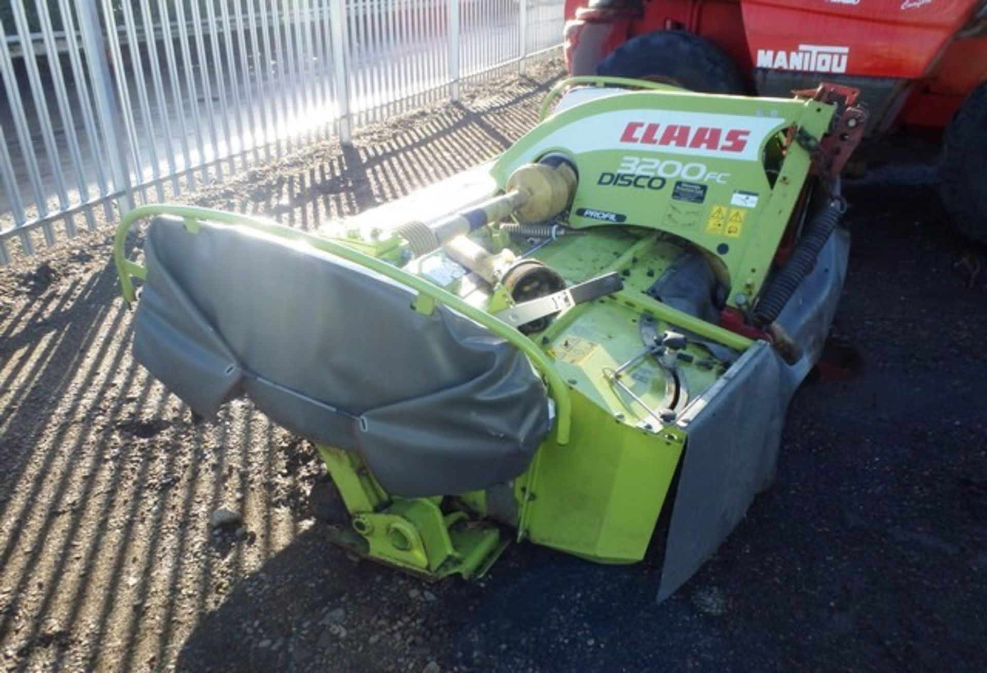 CLAAS 3200FC DISCO PROFIL FRONT MOUNTED MOWER CONDITIONER'LIQUIDATION DIRECT' THIS LOT HAS A 10% - Image 3 of 9