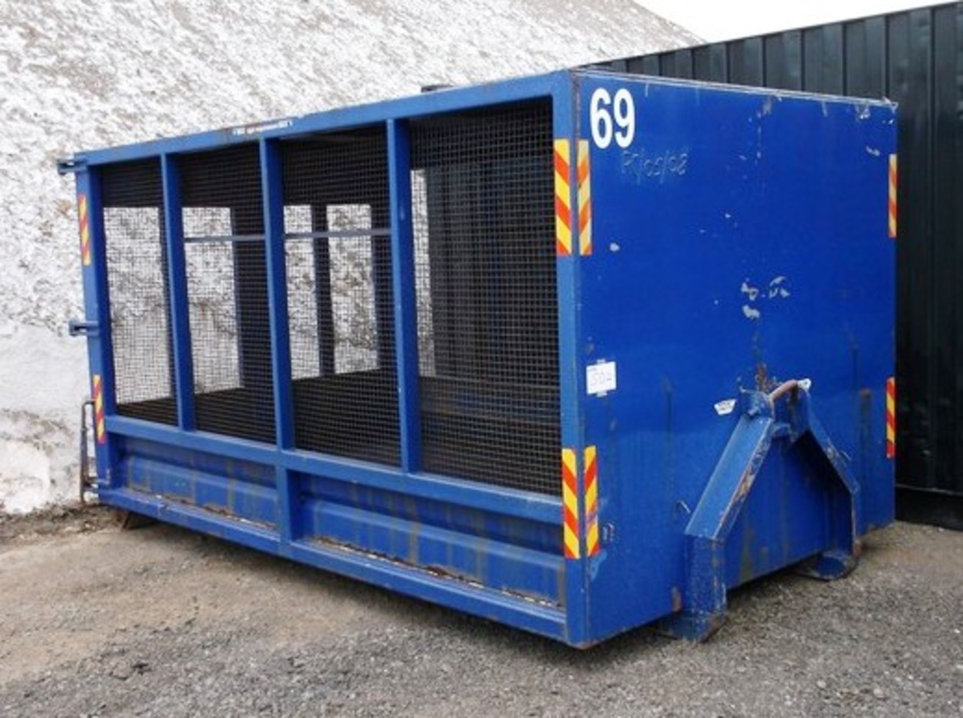 IVECO-FORD CARGO TECTOR - 3920cc
Body: 2 Dr Truck
Color: Blue
First Reg: 06/07/2001
Doors: 2
MOT: - Image 15 of 16