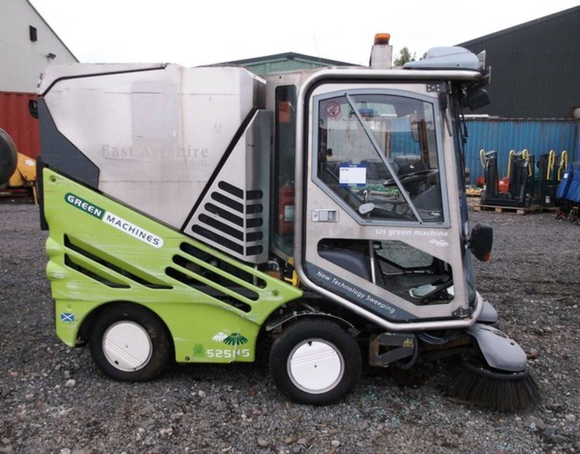 2006 GREEN MACHINE HI SPEED AIR SWEEPER