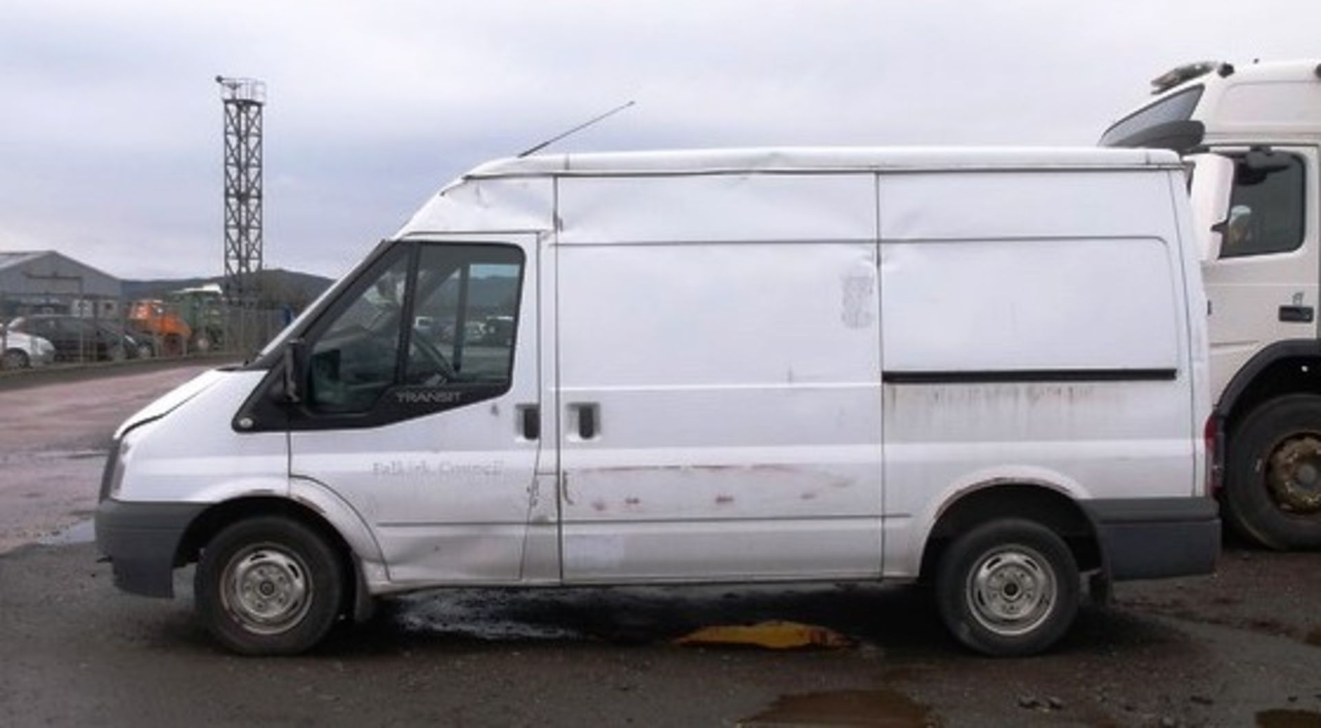 FORD TRANSIT 85 T280M FWD - 2198cc
Body: 2 Dr Van
Color: White
First Reg: 18/01/2011
Doors: 2 - Image 2 of 8